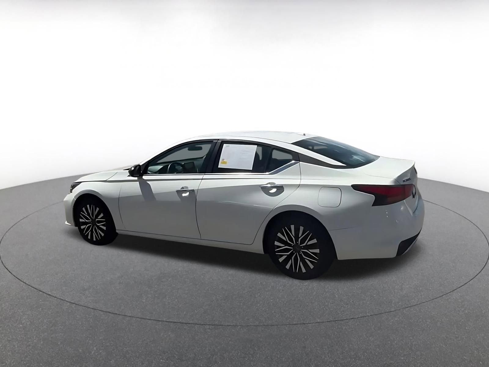 Thumbnail: 2025 Nissan Altima - 15