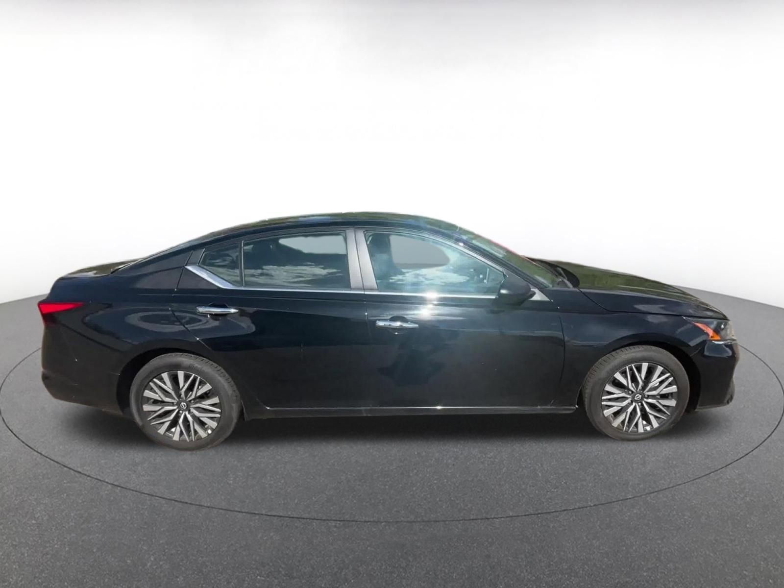Thumbnail: 2025 Nissan Altima - 16