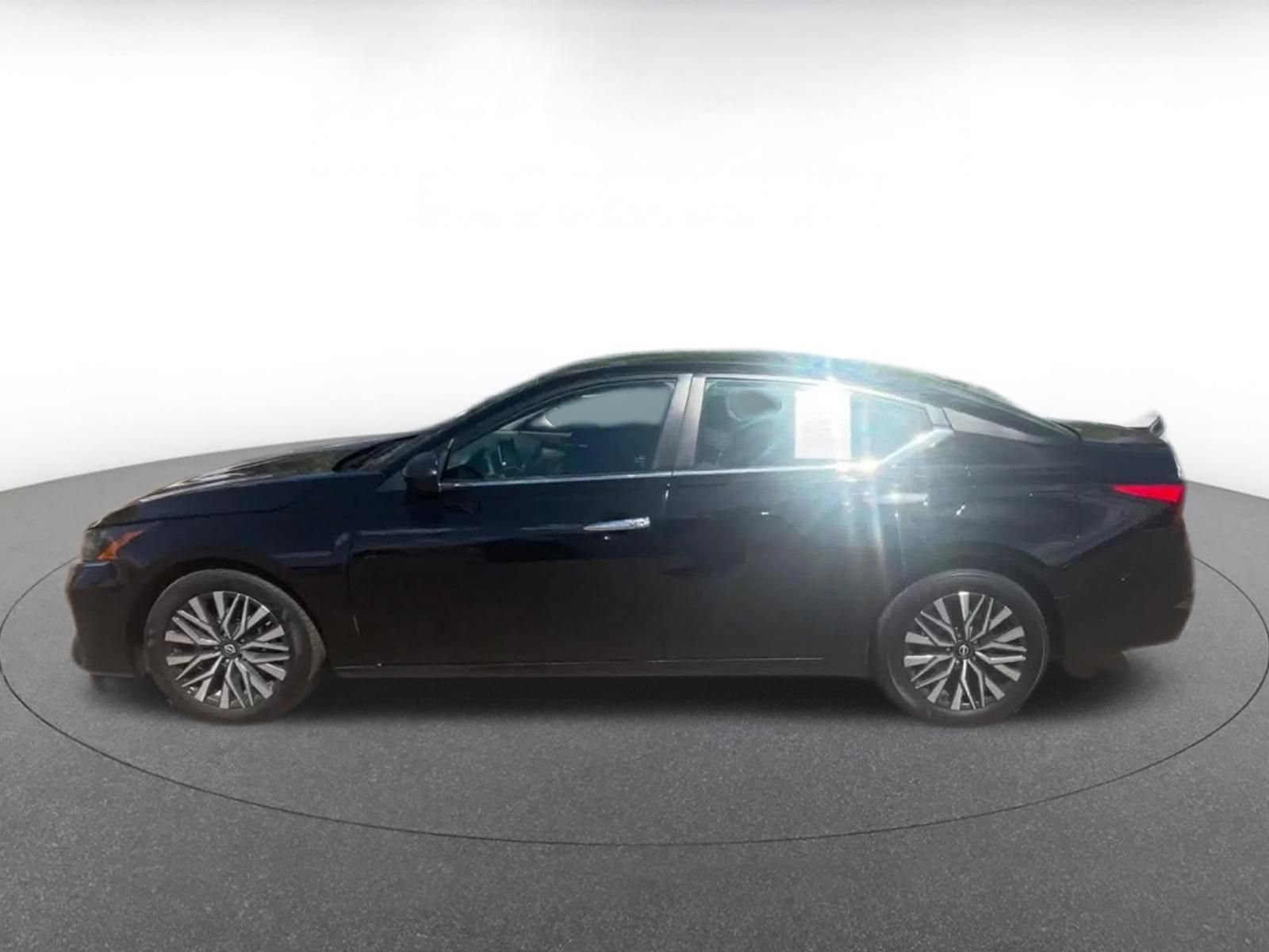 Thumbnail: 2025 Nissan Altima - 8