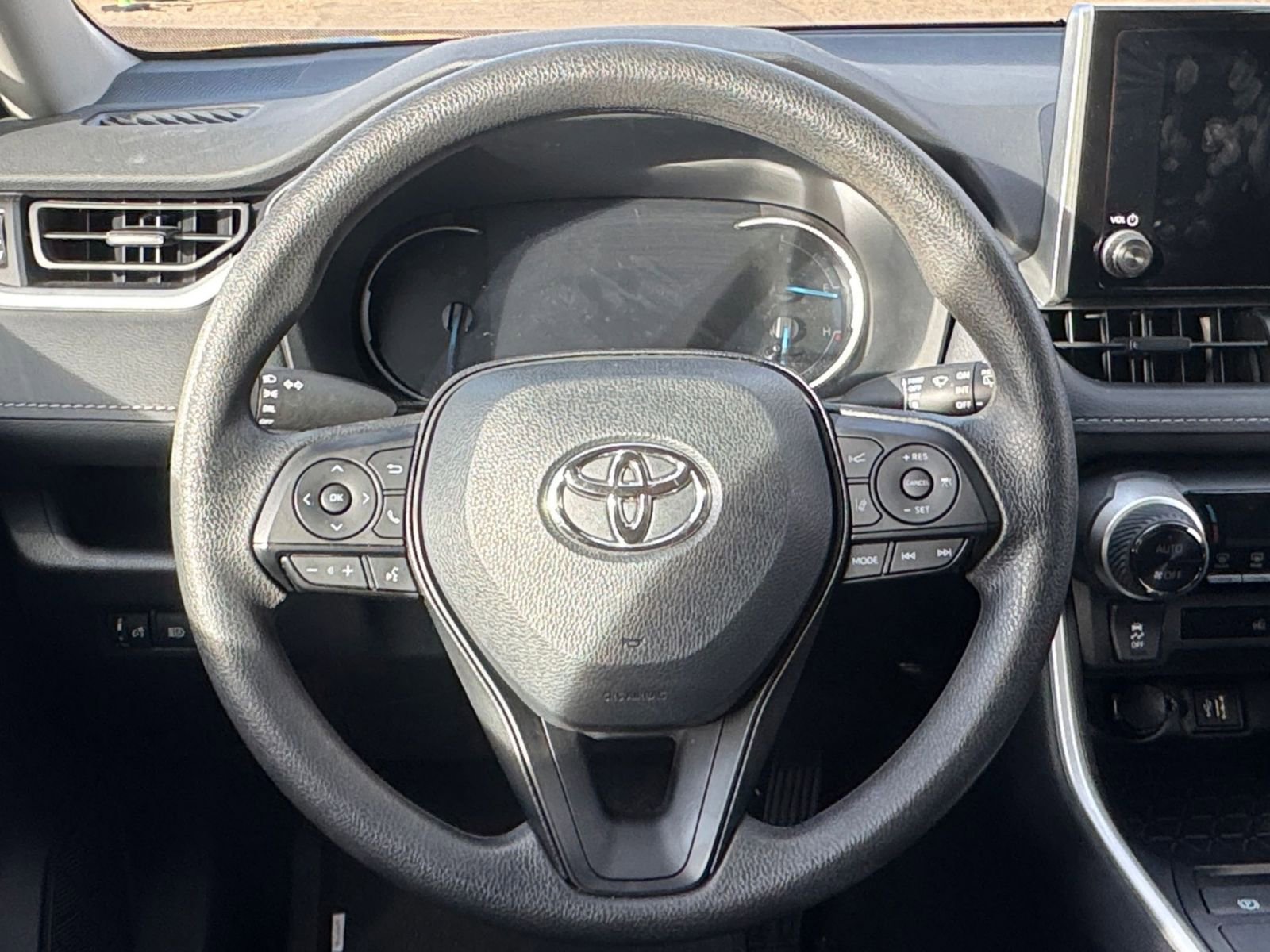 Thumbnail: 2025 Toyota RAV4 - 27