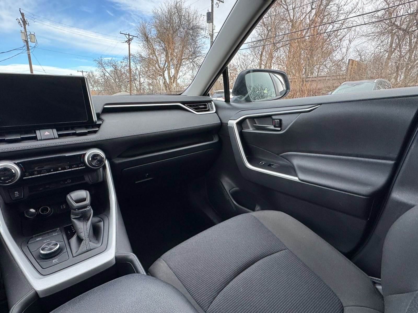 Thumbnail: 2025 Toyota RAV4 - 34