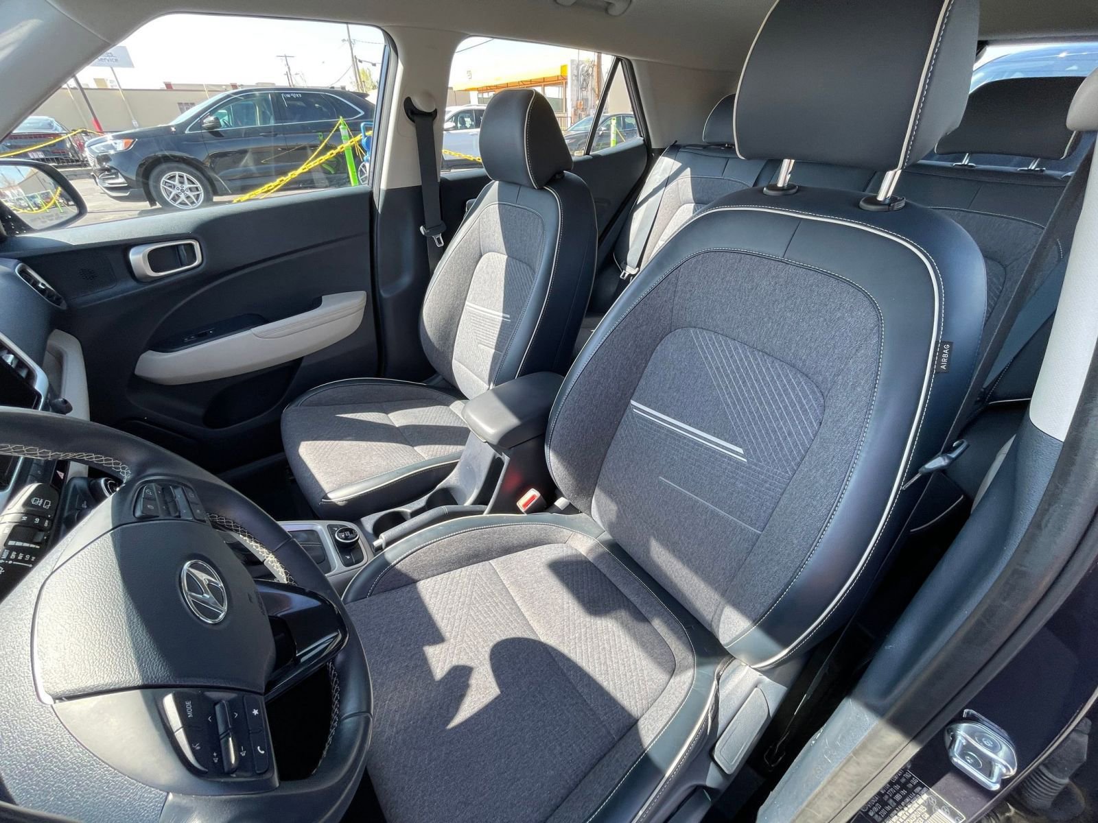 2023 Hyundai Venue Limited 34