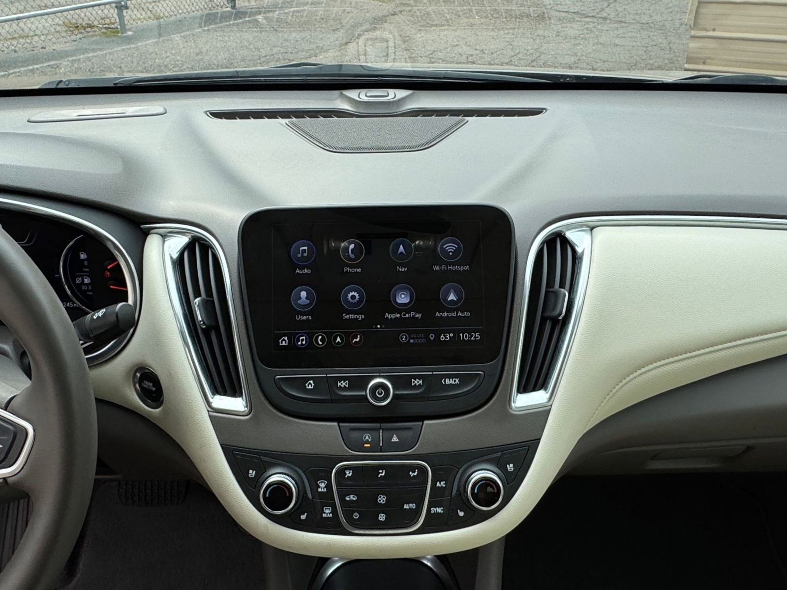 Thumbnail: 2024 Chevrolet Malibu - 21