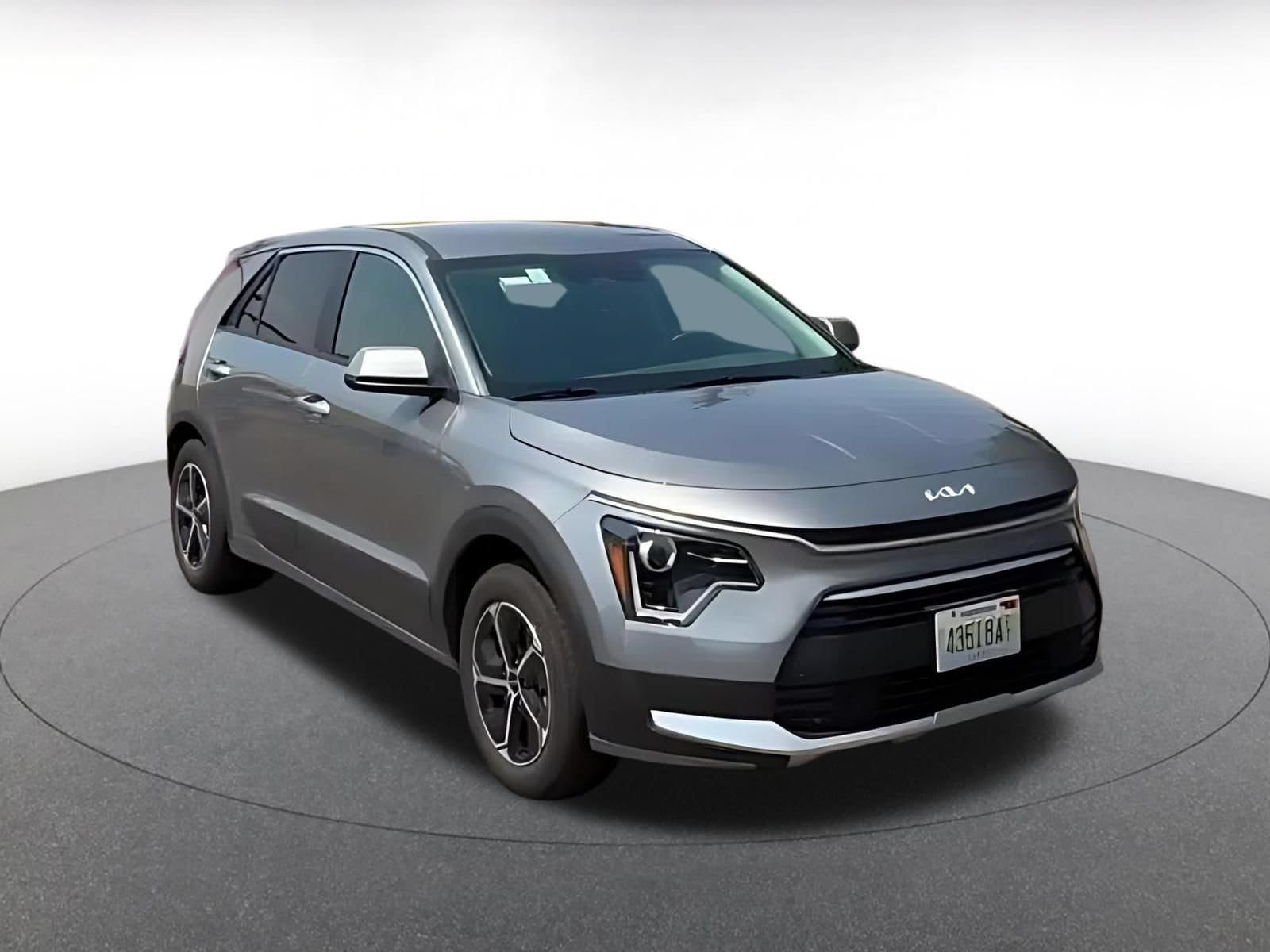 Thumbnail: 2026 Kia Niro - 3