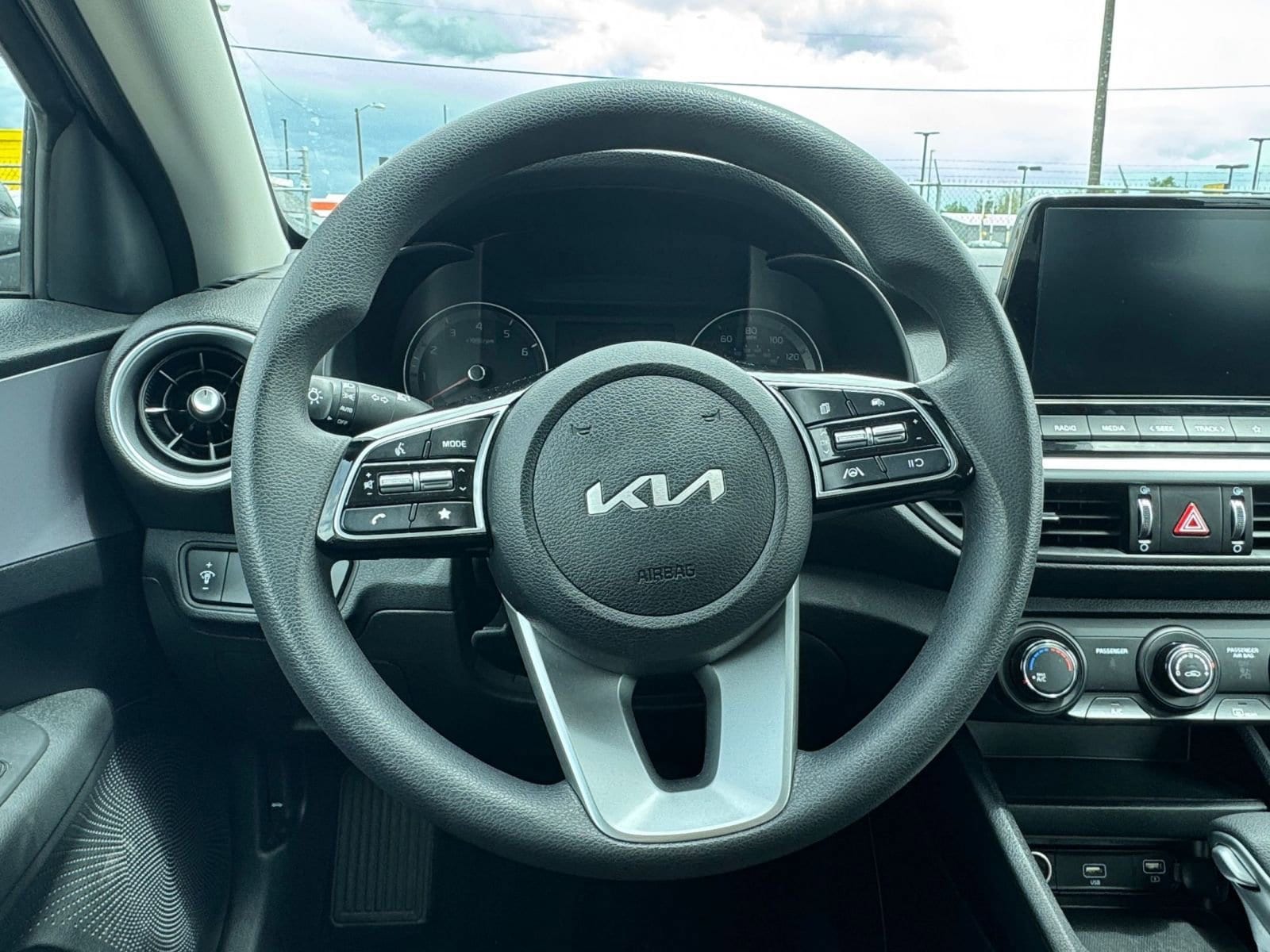 Thumbnail: 2024 Kia Forte - 25