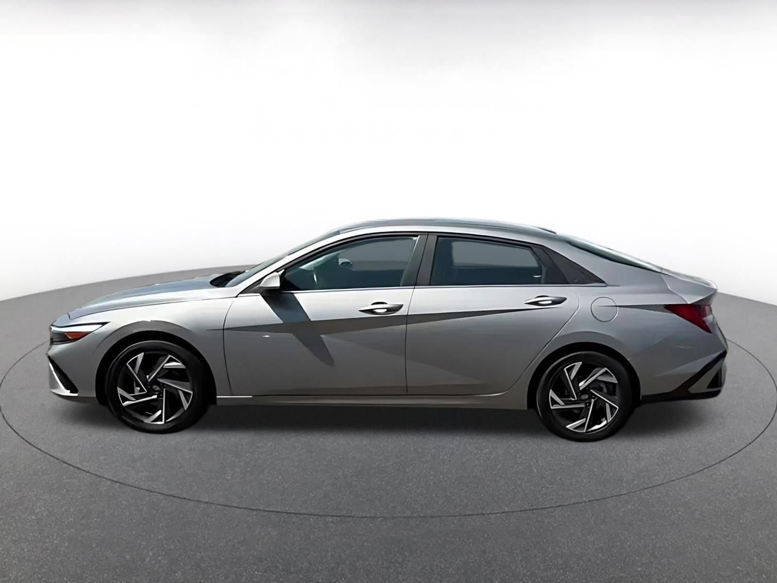 Thumbnail: 2025 Hyundai Elantra - 10