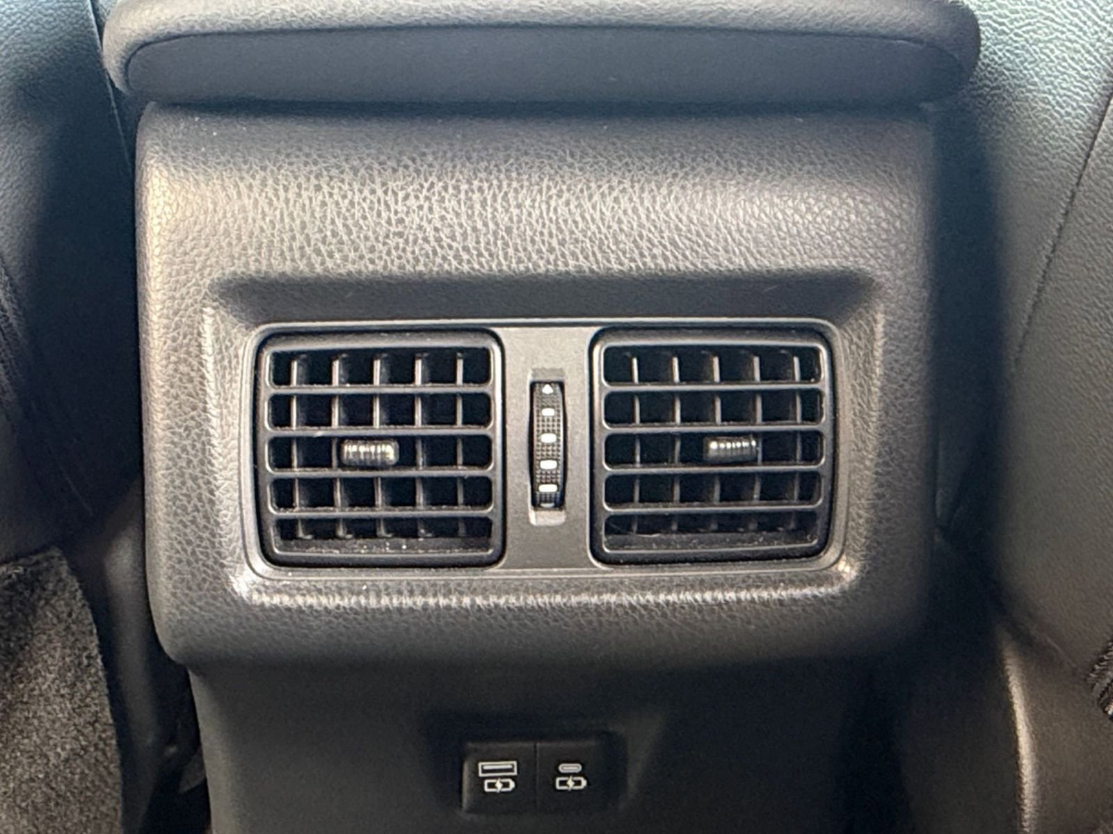 Thumbnail: 2025 Toyota Camry - 22