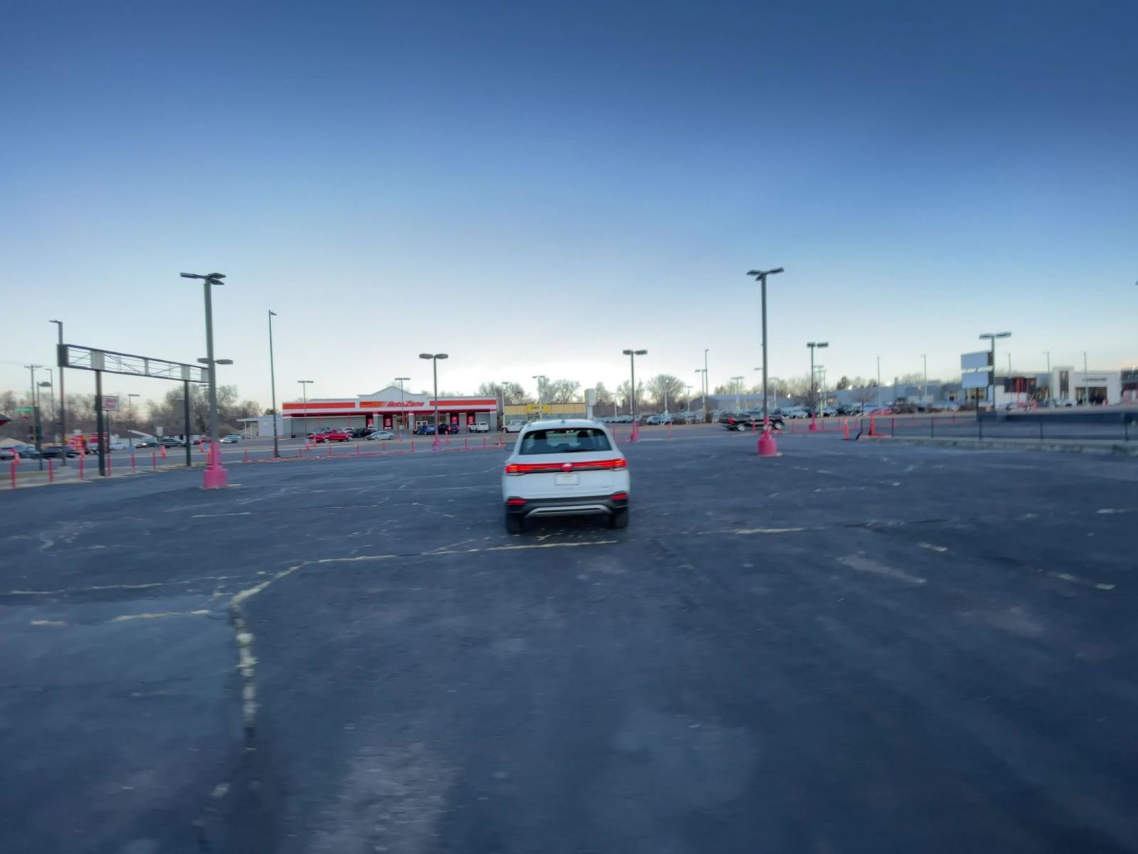 Thumbnail: 2025 Volkswagen Taos - 16