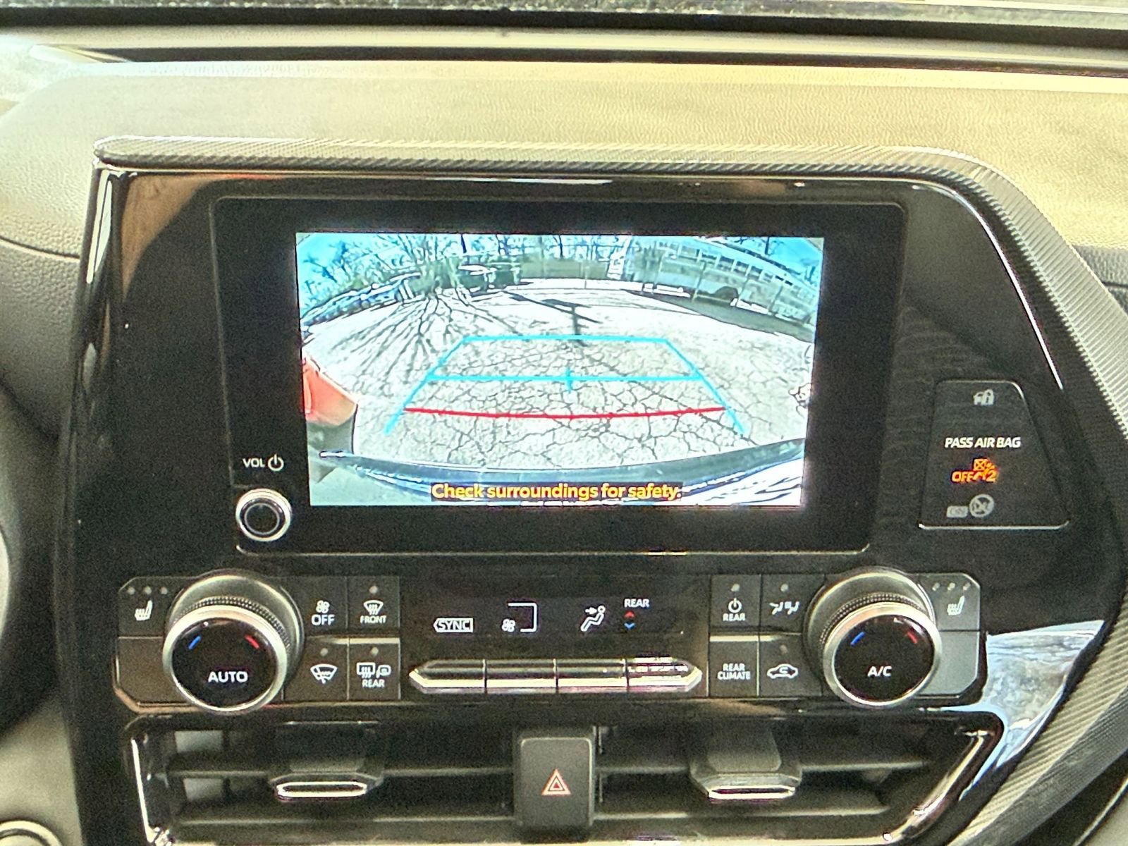 Thumbnail: 2025 Toyota Highlander - 25