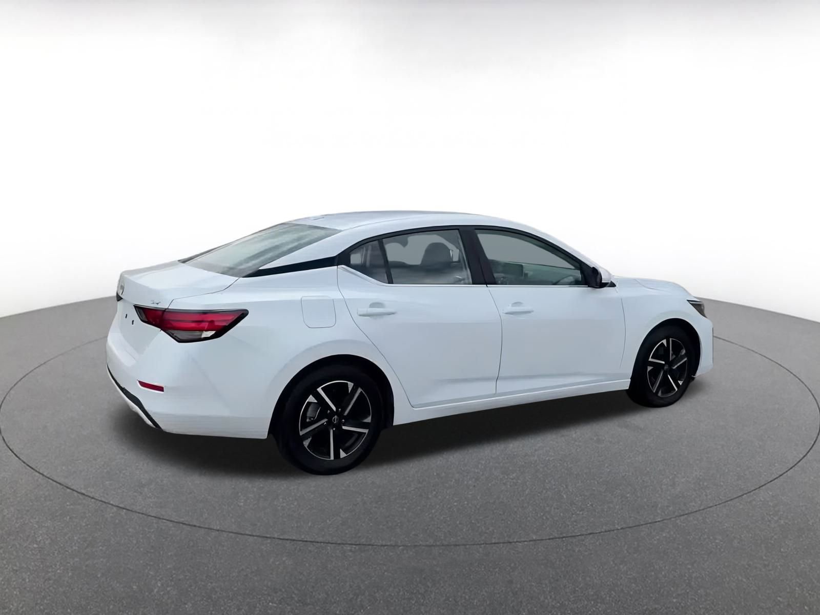 Thumbnail: 2024 Nissan Sentra - 10