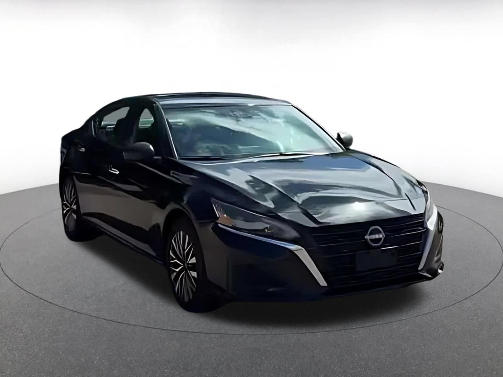 Thumbnail: 2025 Nissan Altima - 4