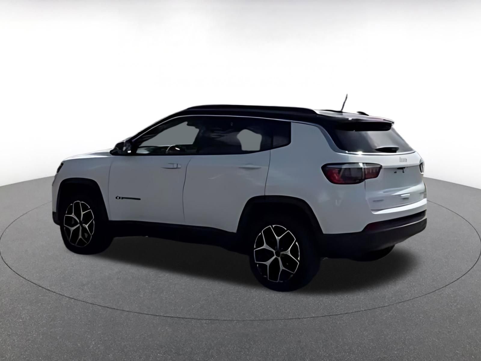 Thumbnail: 2025 Jeep Compass - 15