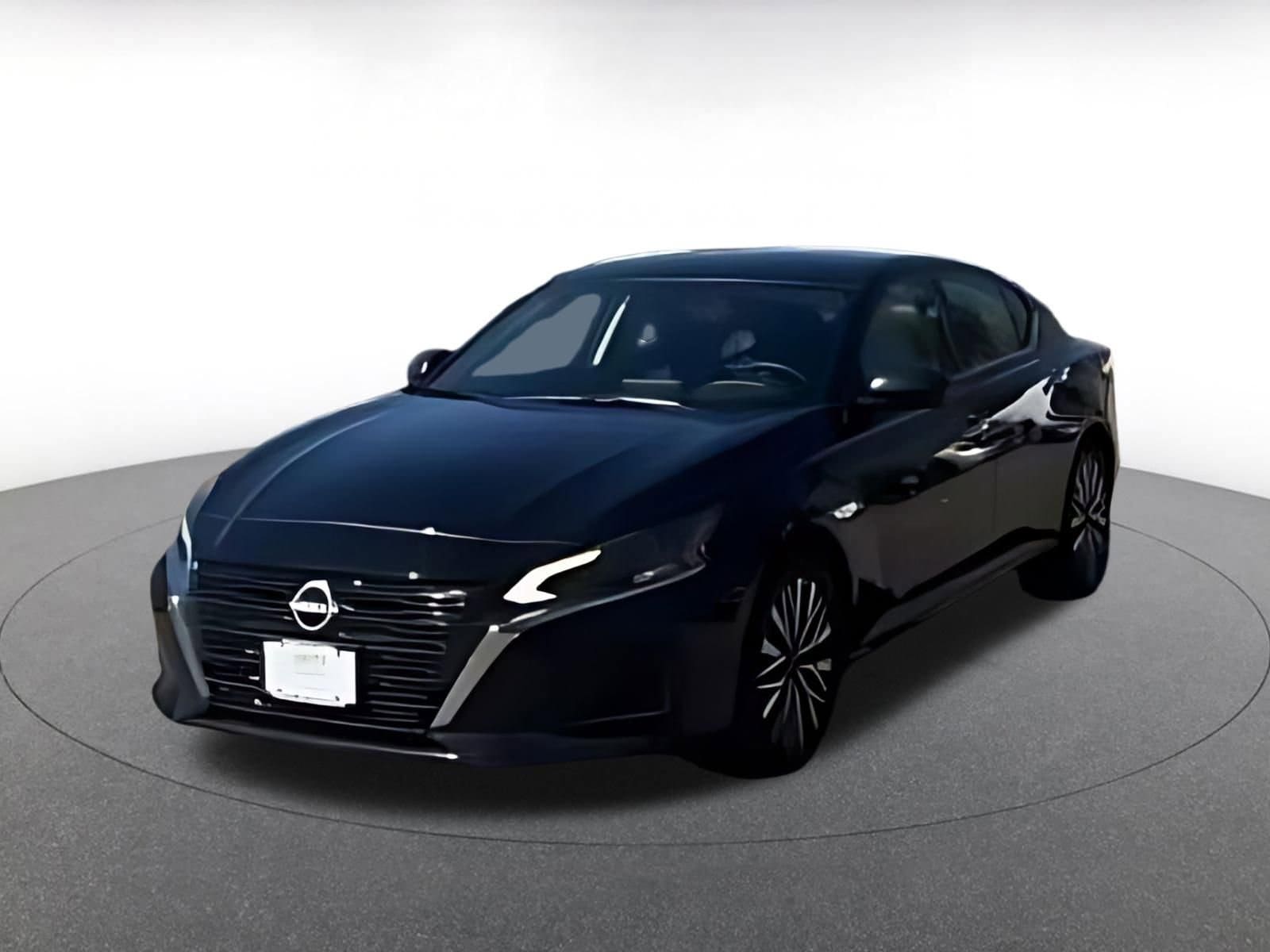 Thumbnail: 2025 Nissan Altima - 16