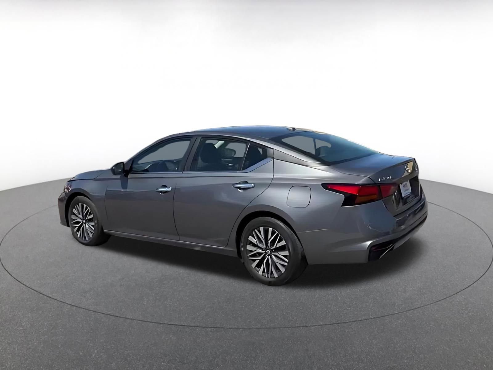 Thumbnail: 2025 Nissan Altima - 10