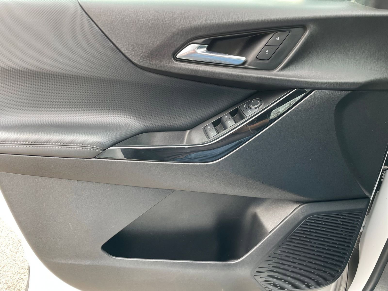 Thumbnail: 2025 Chevrolet Equinox - 18