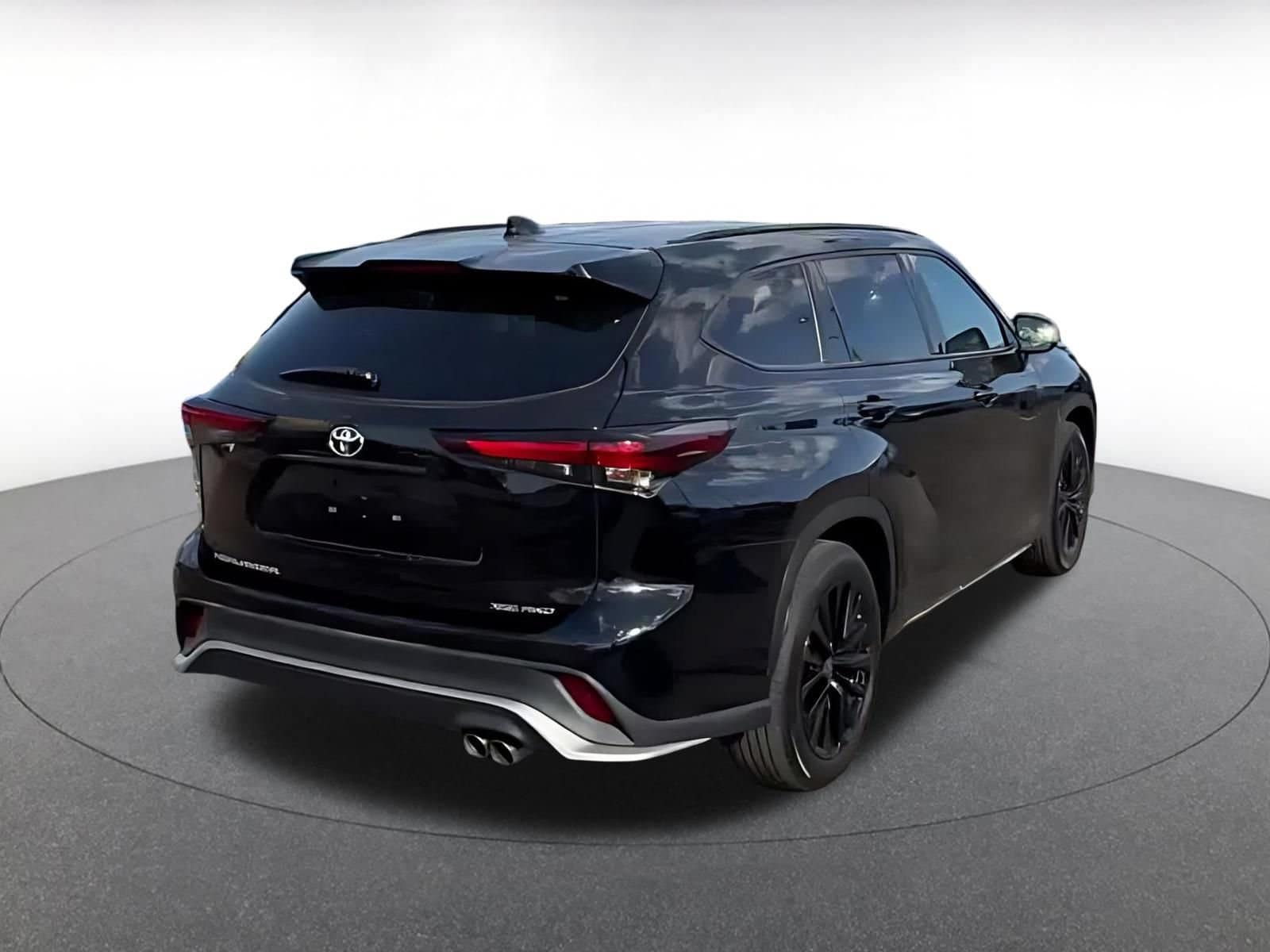 Thumbnail: 2025 Toyota Highlander - 12