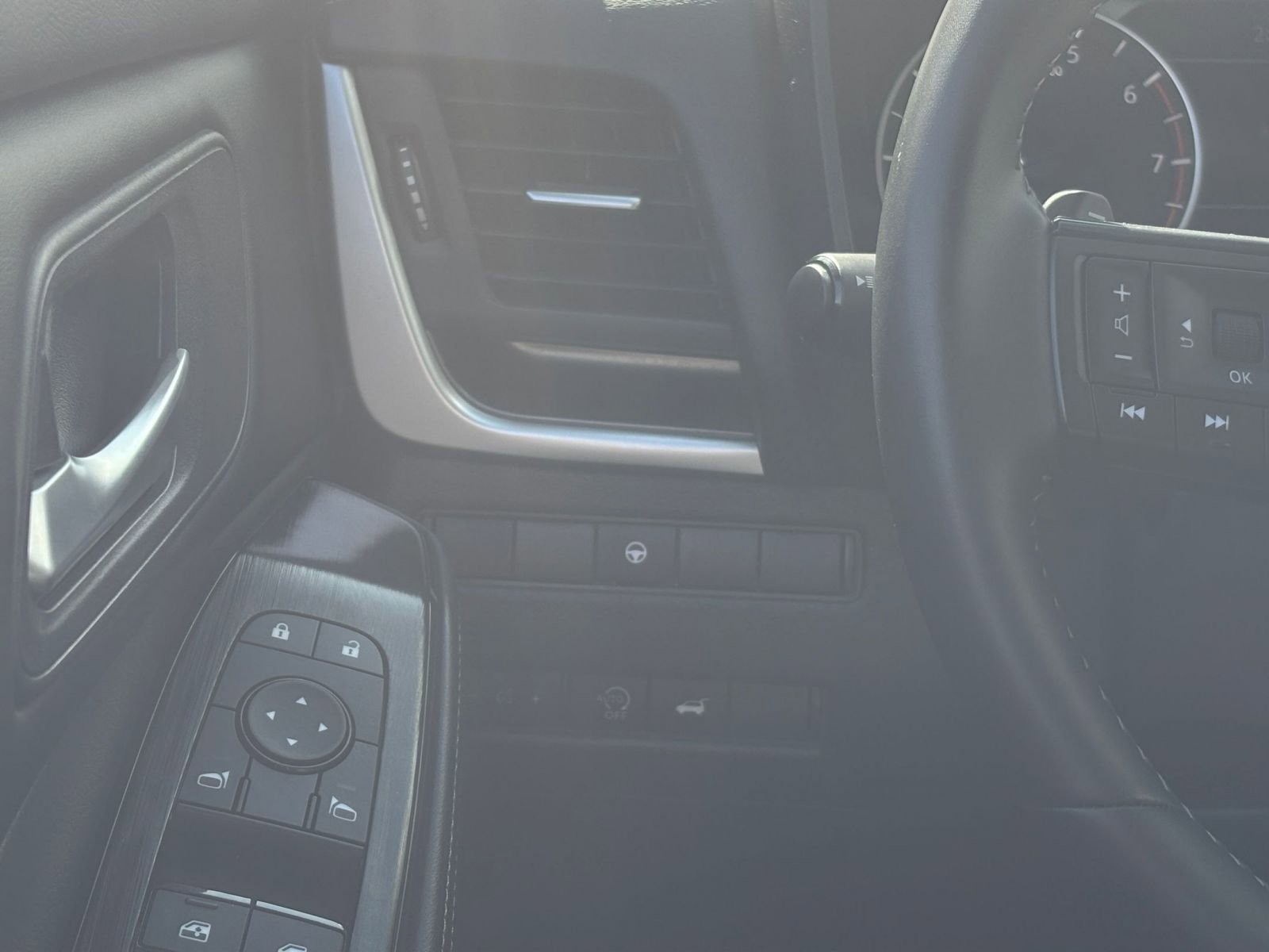 Thumbnail: 2025 Nissan Rogue - 33