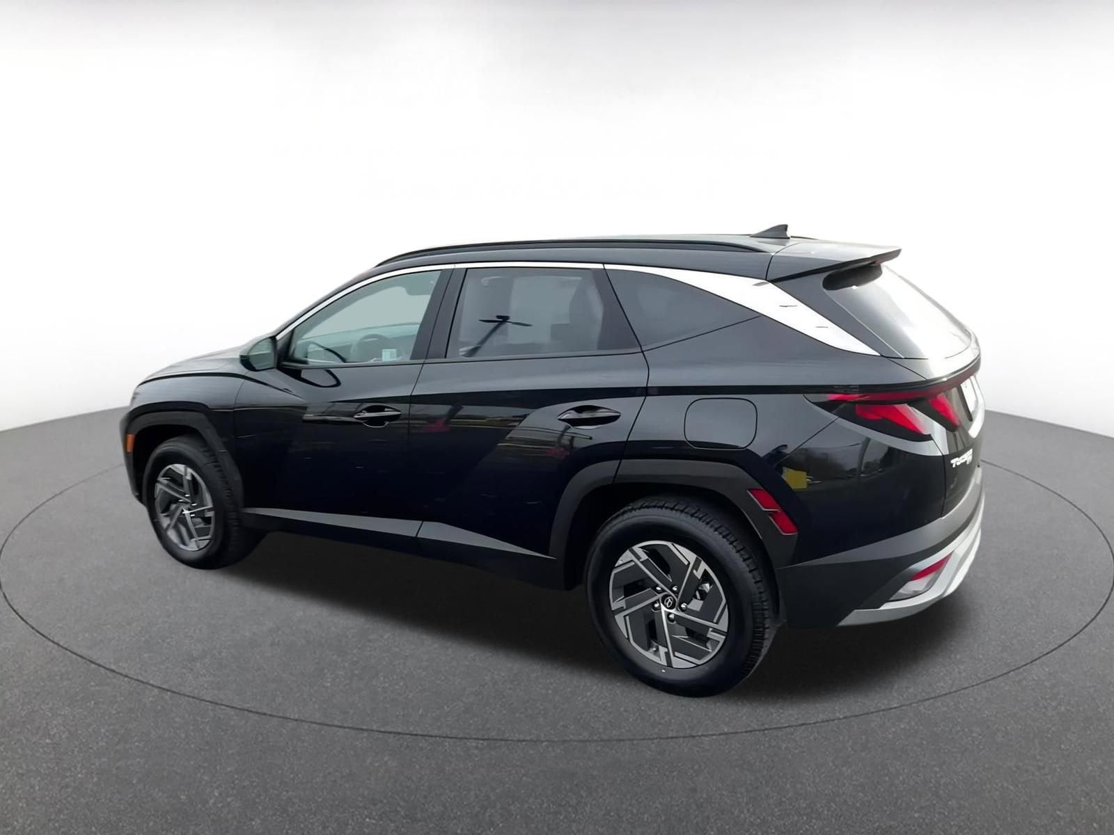 Thumbnail: 2025 Hyundai Tucson - 10