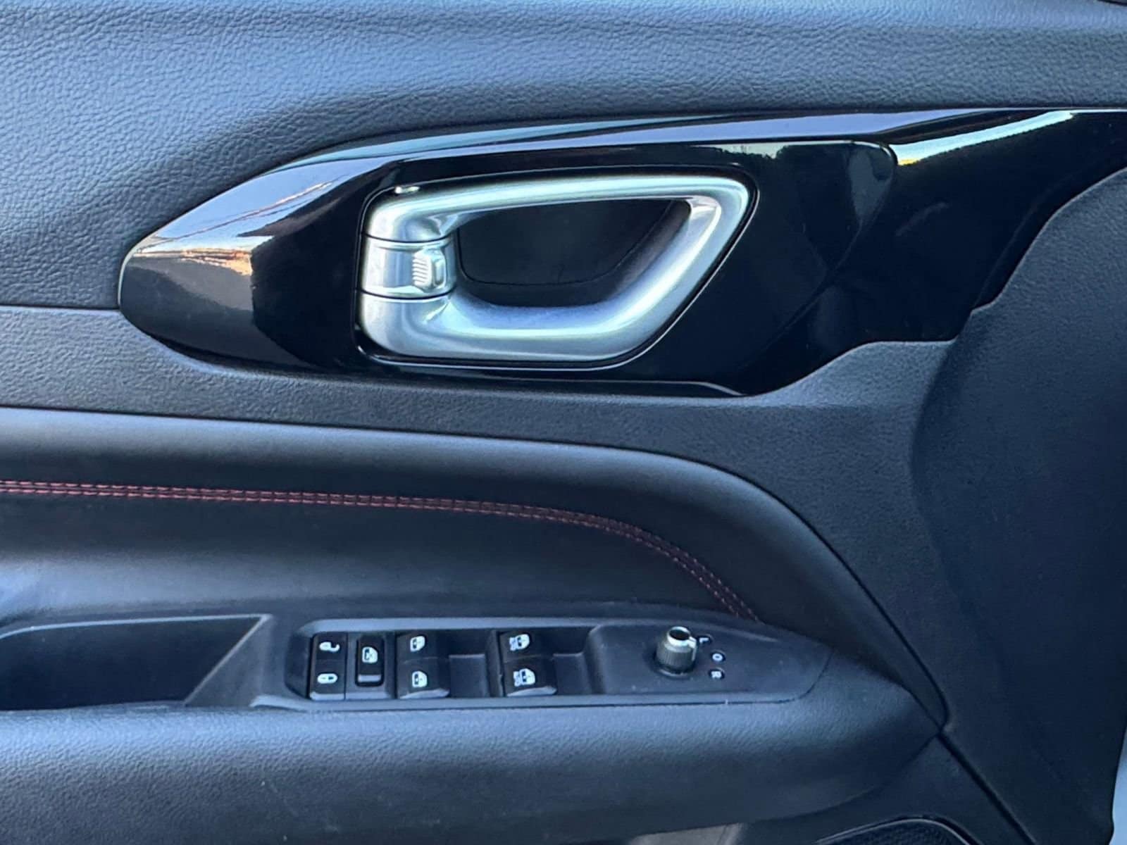 Thumbnail: 2025 Jeep Compass - 20