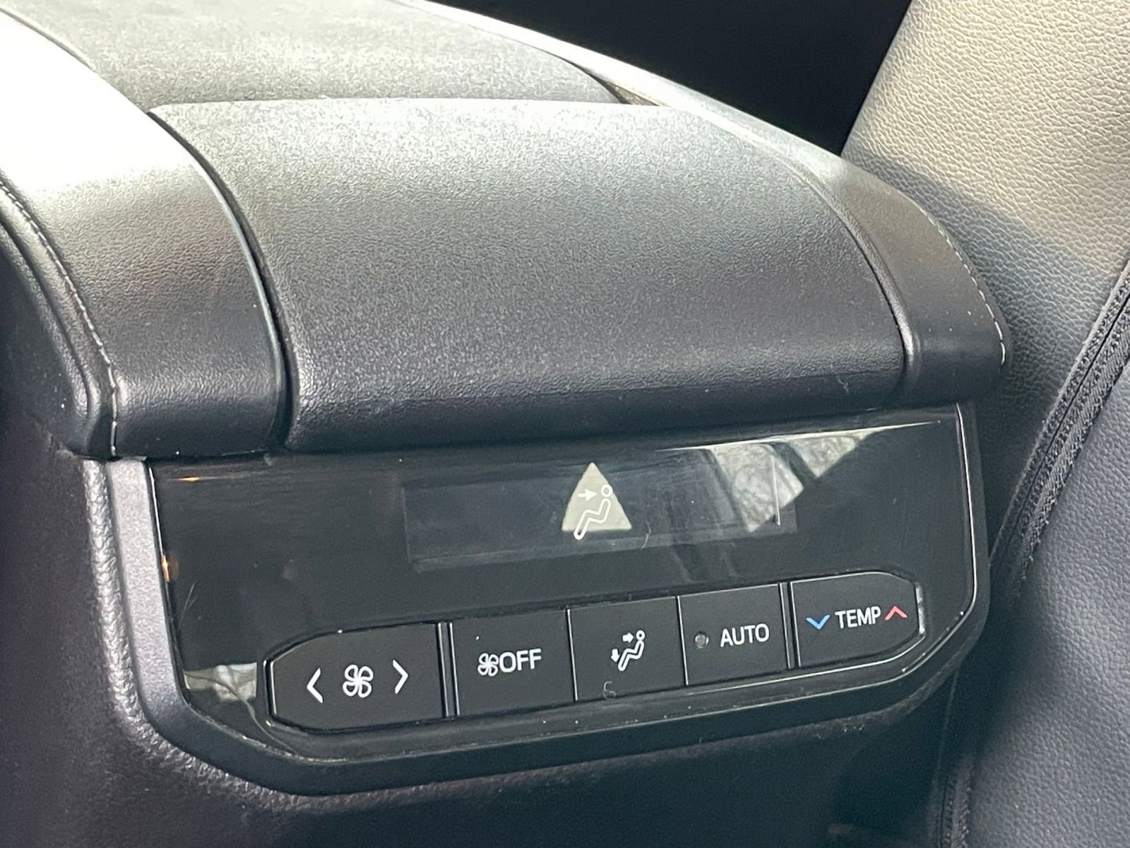 Thumbnail: 2025 Toyota Highlander - 24