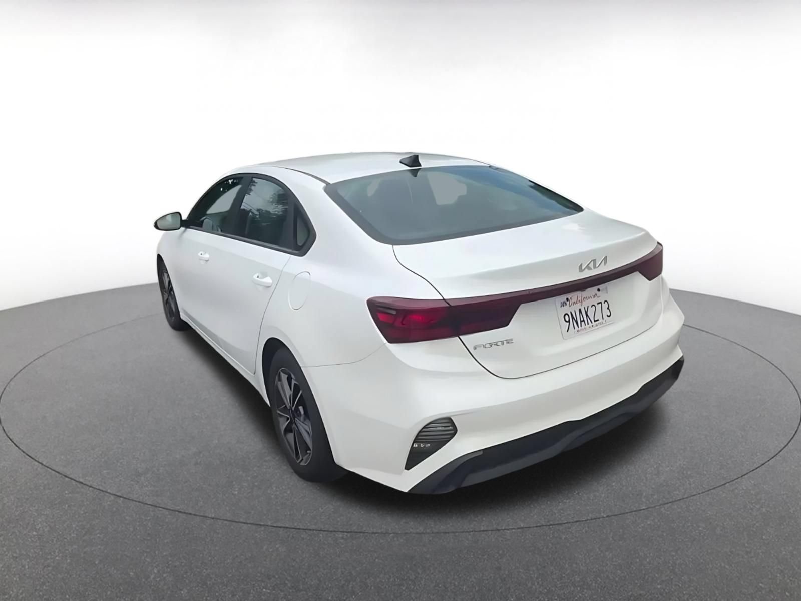 Thumbnail: 2024 Kia Forte - 11