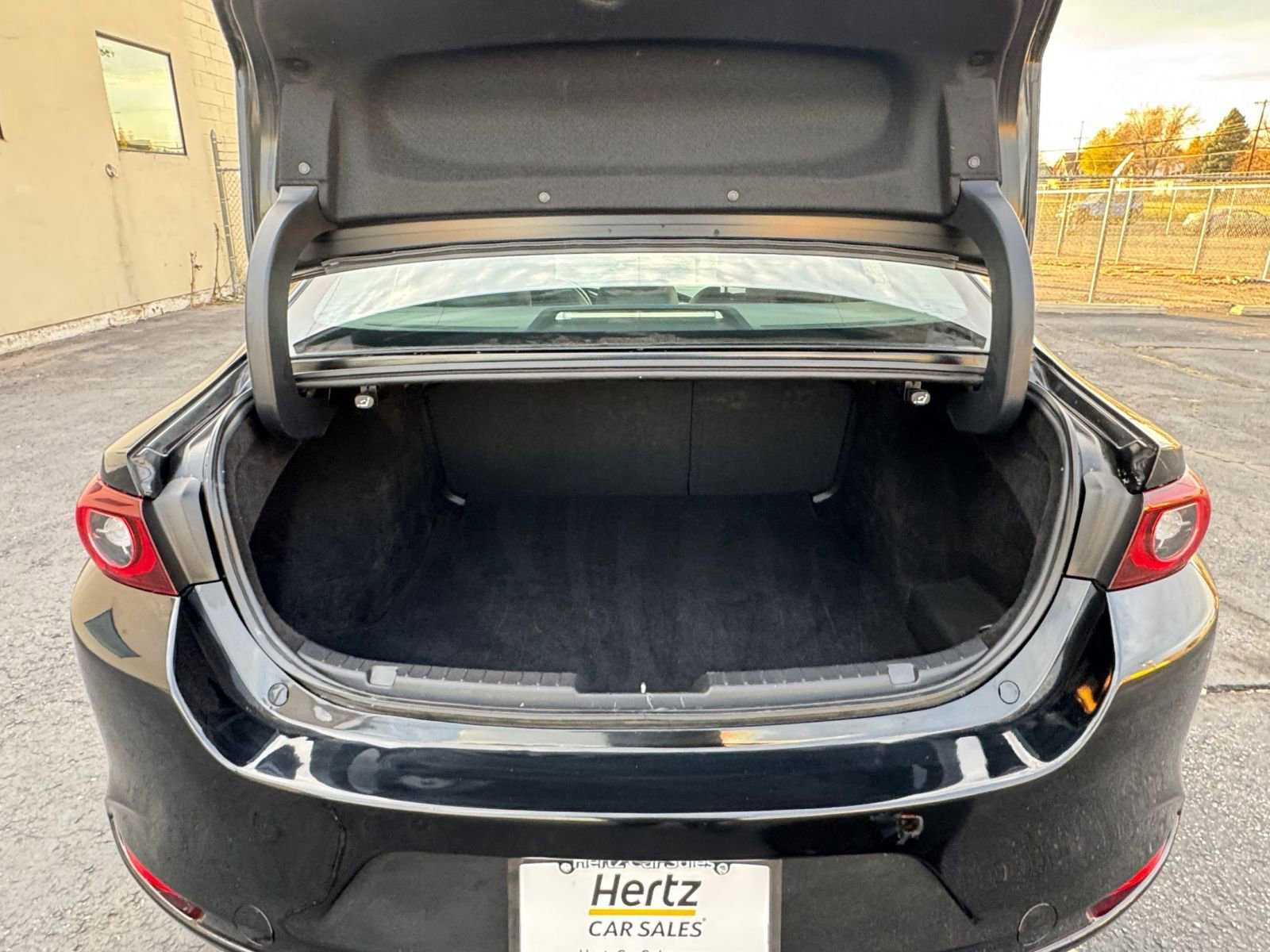 Thumbnail: 2025 Mazda CX-50 - 30