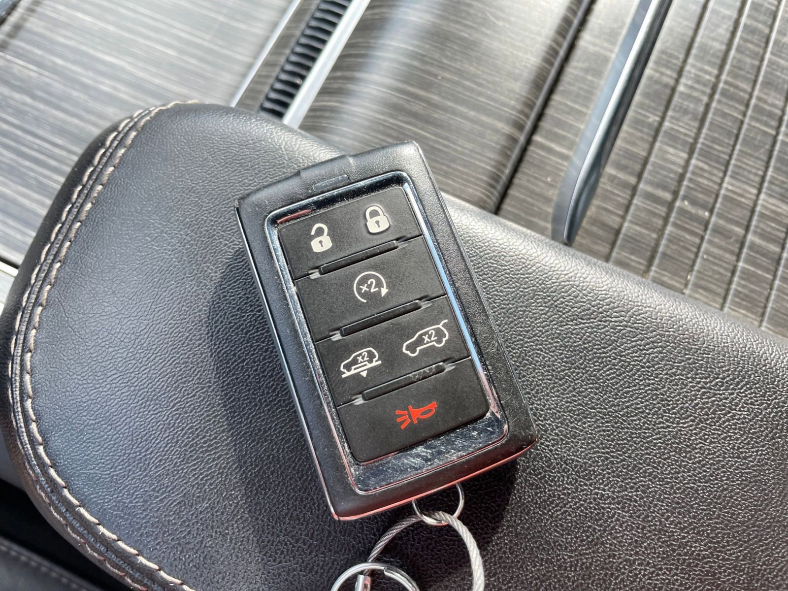 Thumbnail: 2023 Jeep Wagoneer - 22