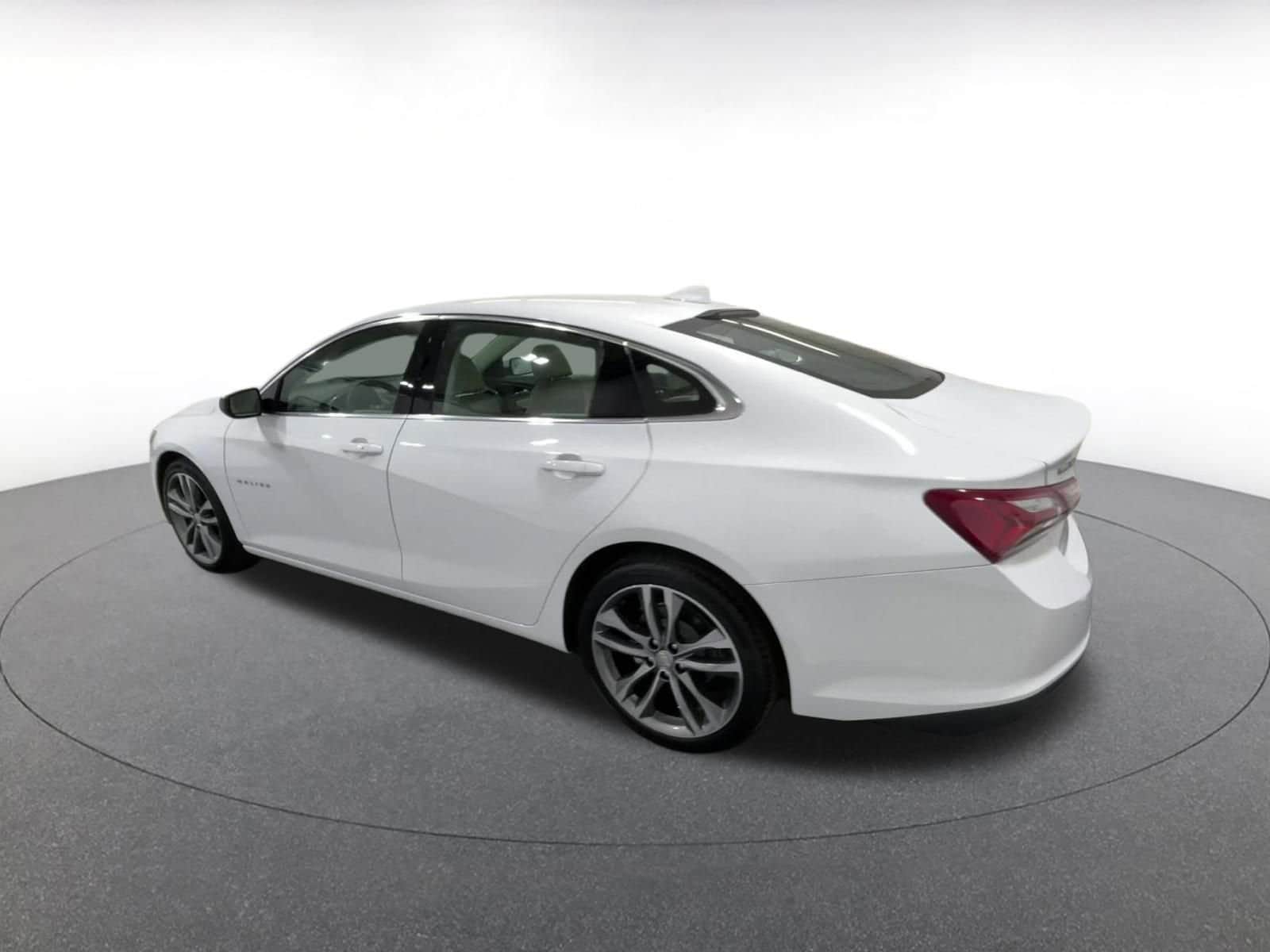 2024 Chevrolet Malibu LT 10
