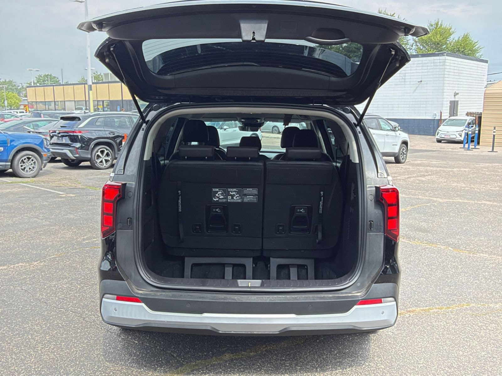 Thumbnail: 2026 Kia Carnival - 33