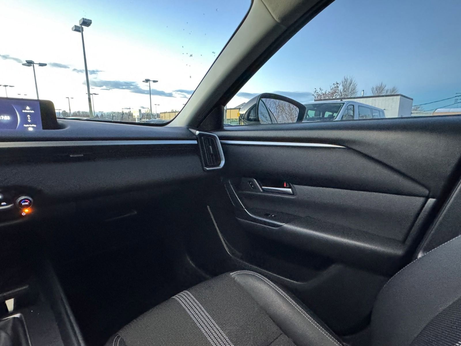 Thumbnail: 2025 Mazda CX-50 - 34