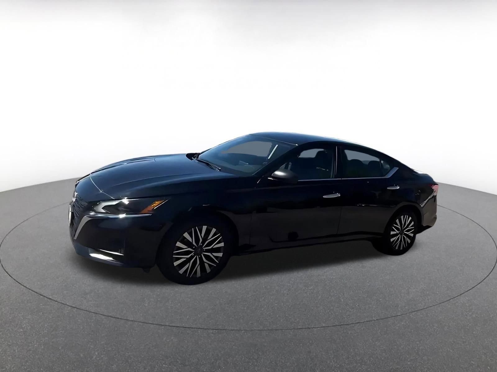Thumbnail: 2025 Nissan Altima - 7