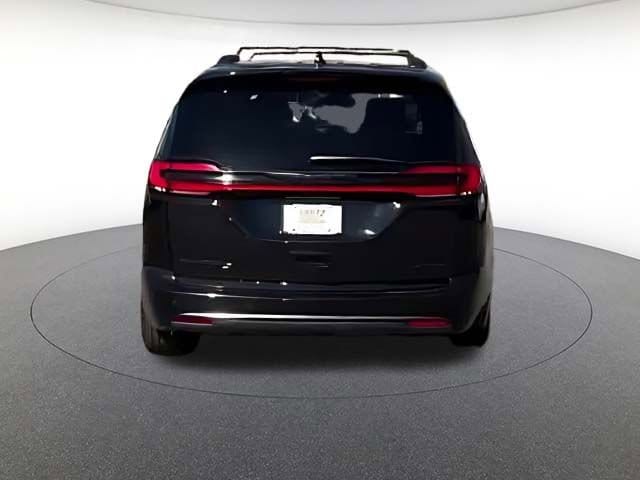 Thumbnail: 2025 Chrysler Pacifica - 8
