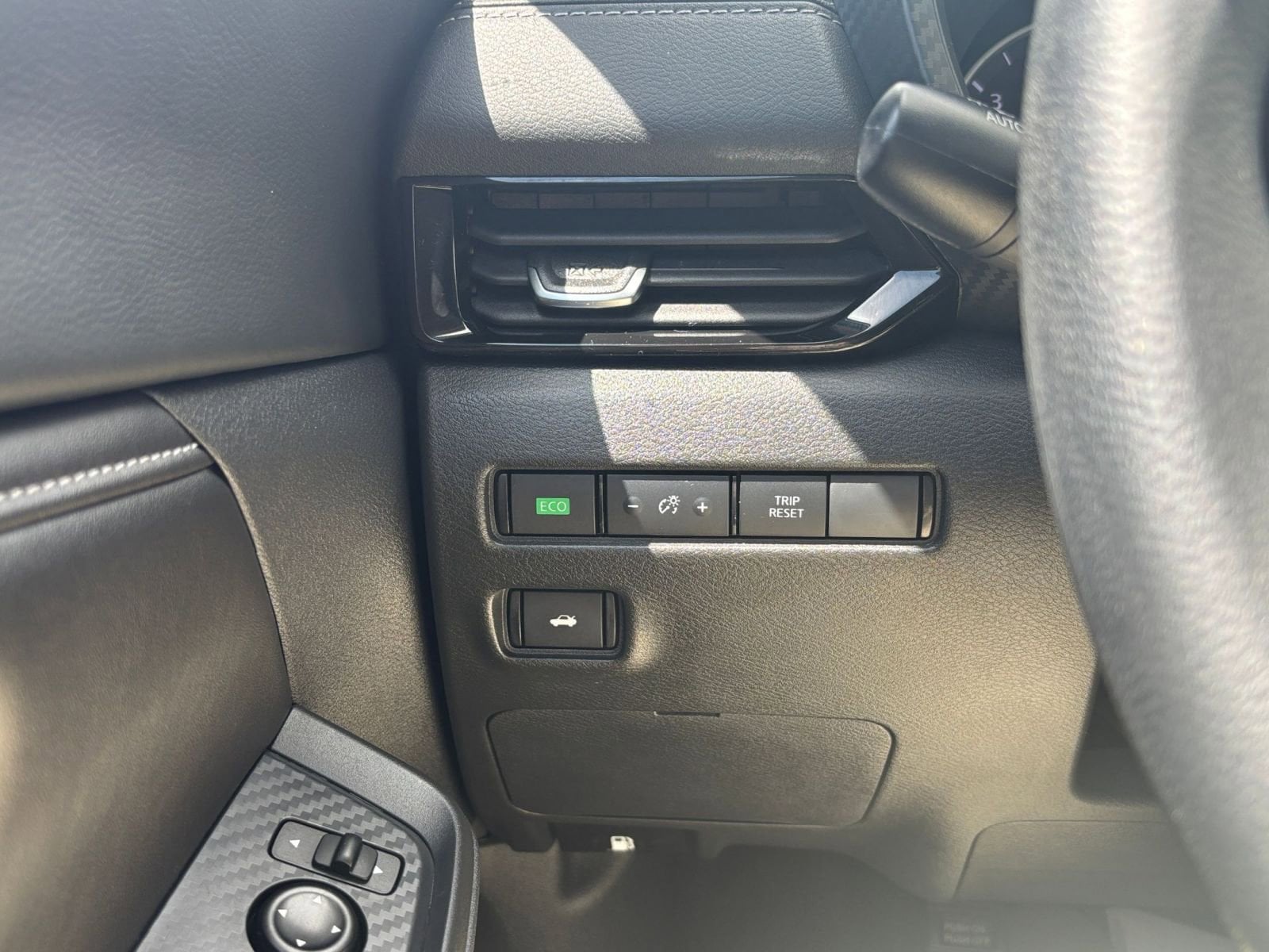 Thumbnail: 2025 Nissan Sentra - 31