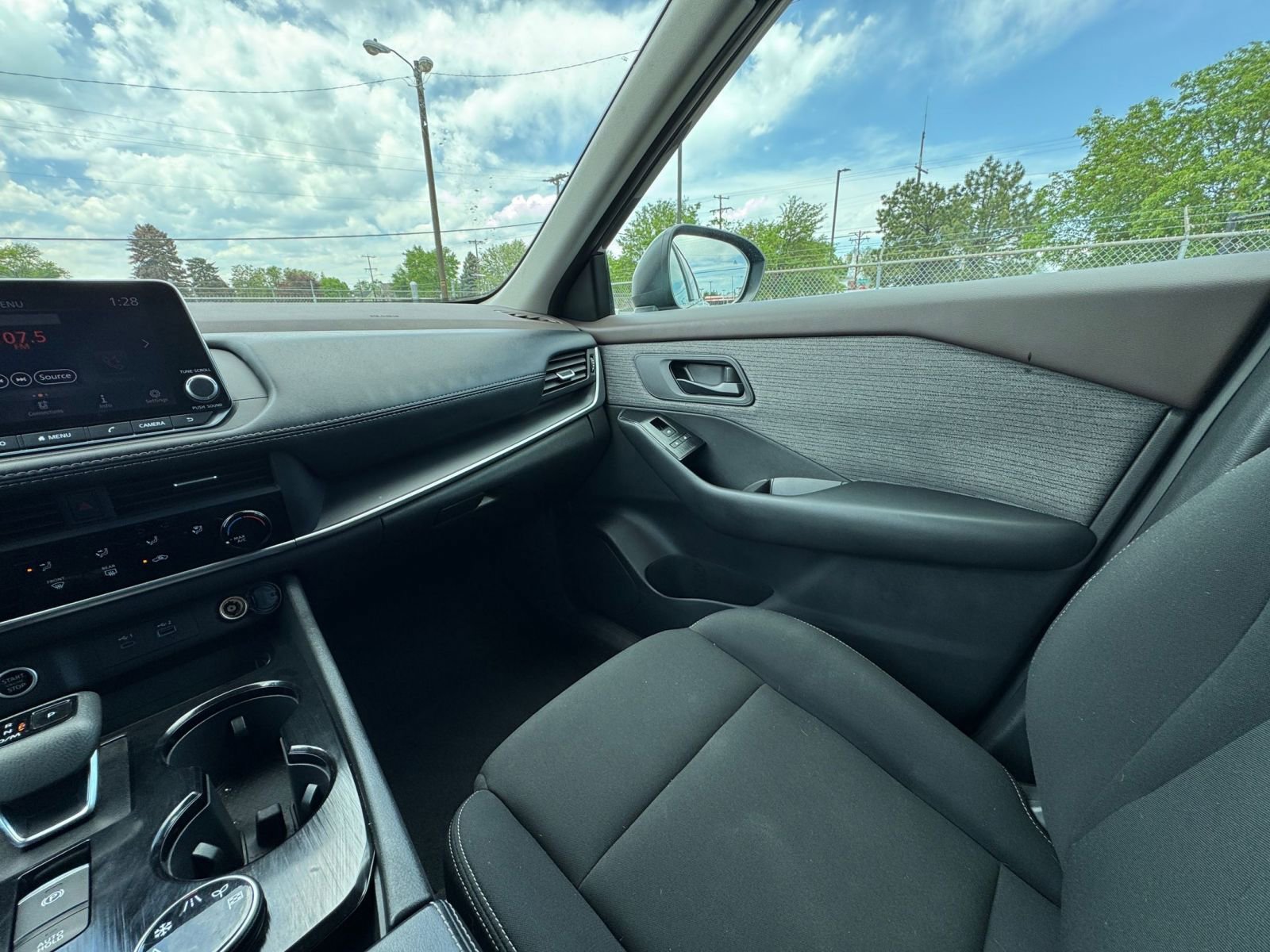2023 Nissan Rogue S 34
