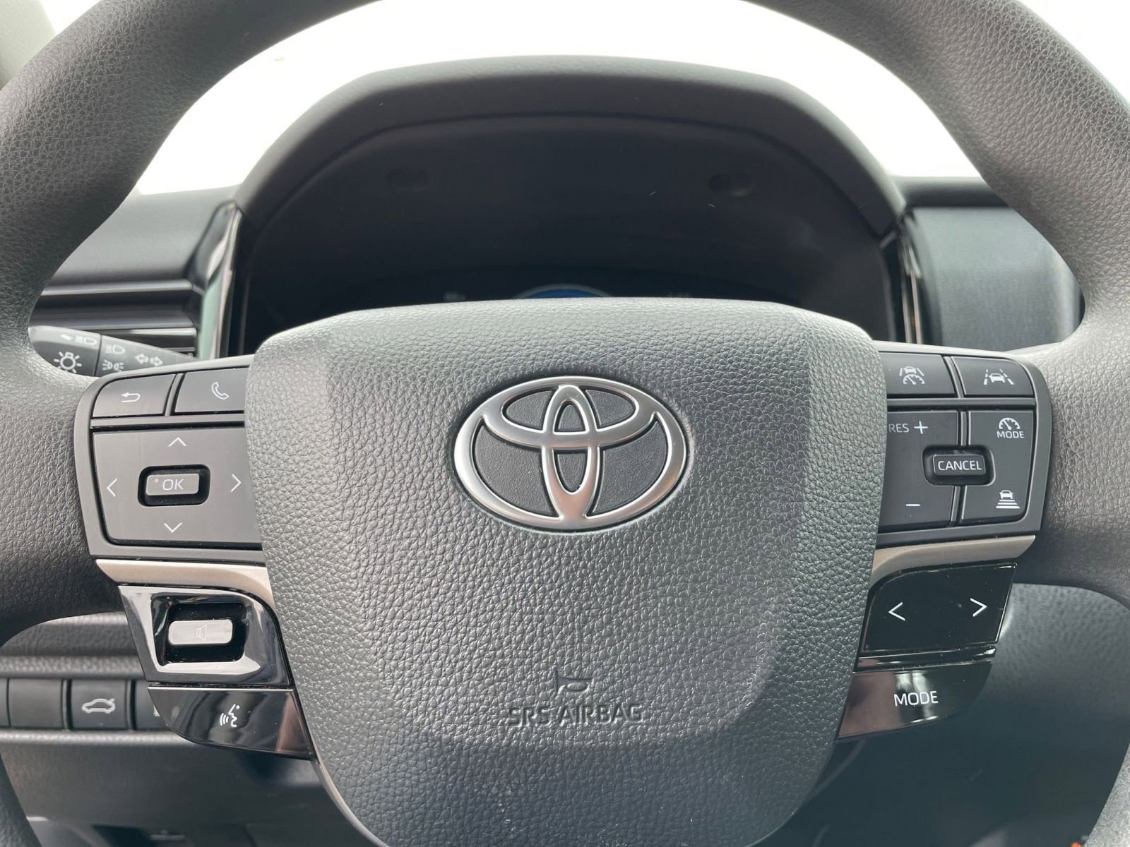 Thumbnail: 2025 Toyota Camry - 28