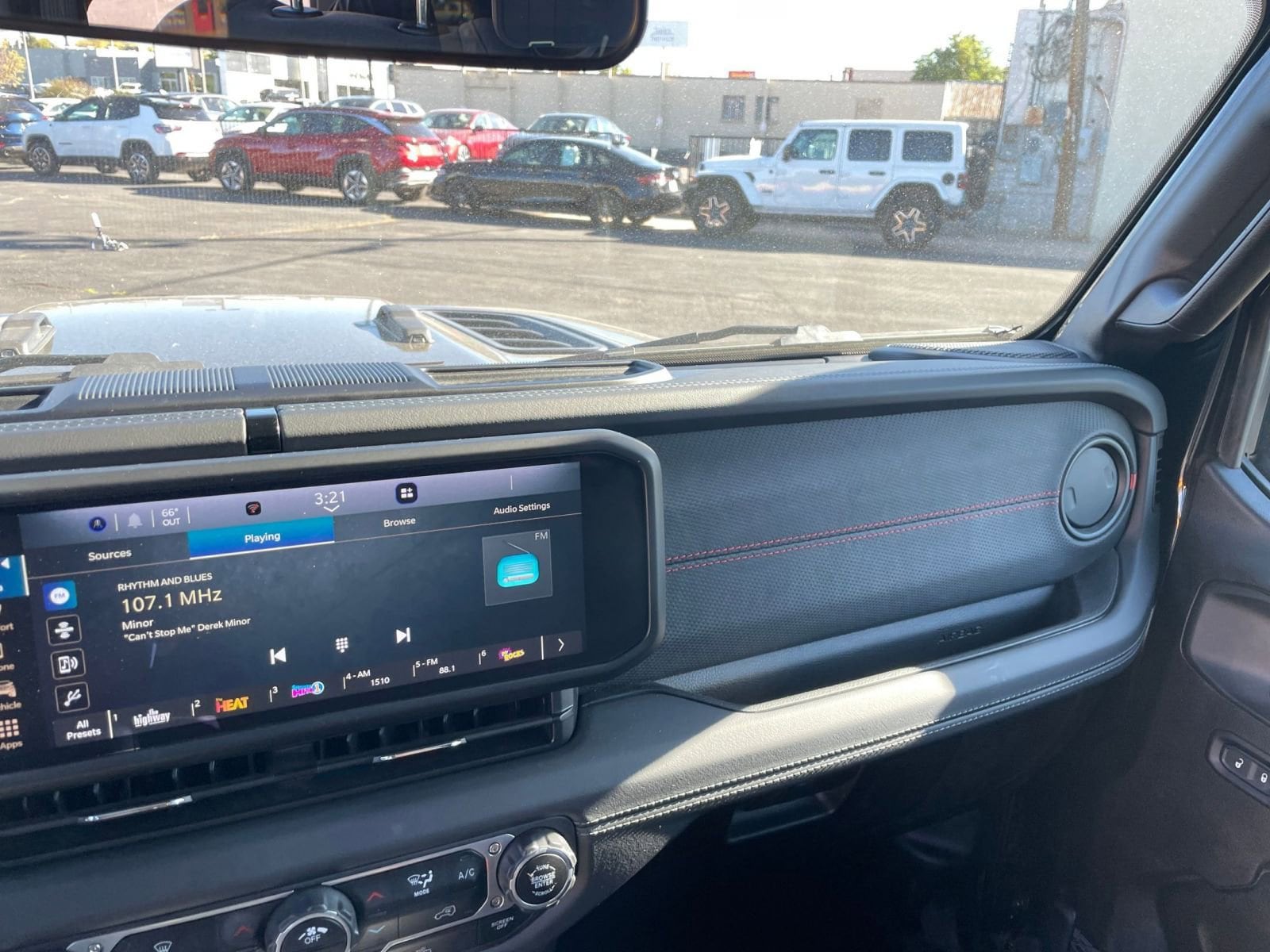 Thumbnail: 2025 Jeep Wrangler - 35