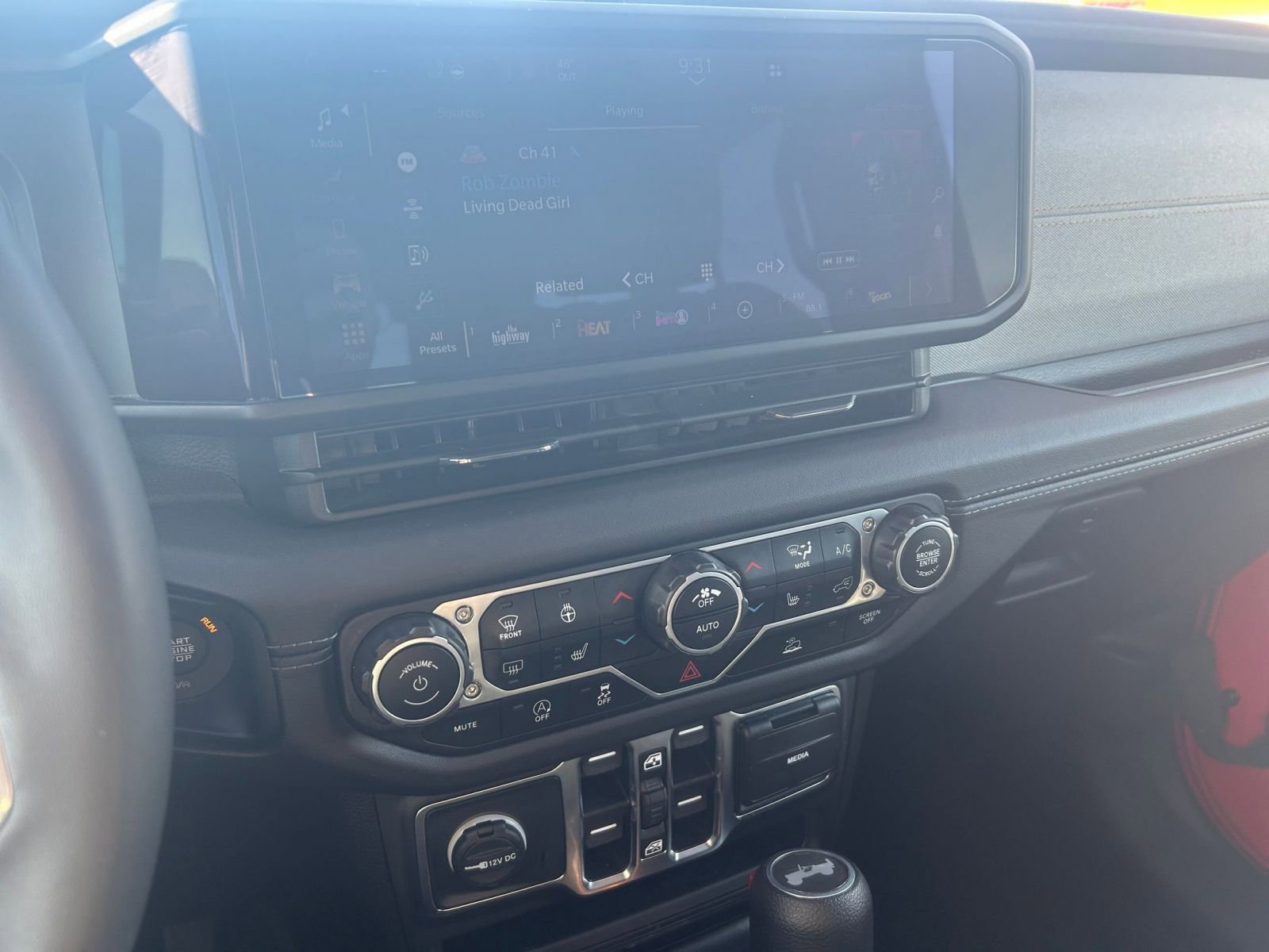 Thumbnail: 2025 Jeep Wrangler - 17