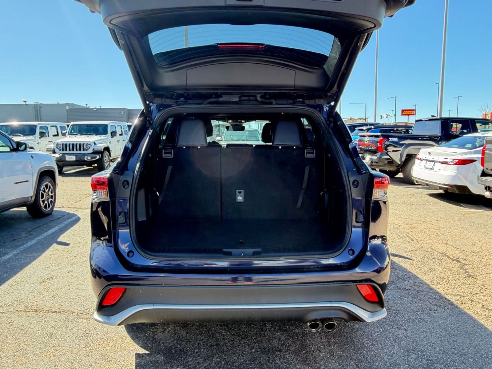 Thumbnail: 2025 Toyota Highlander - 34