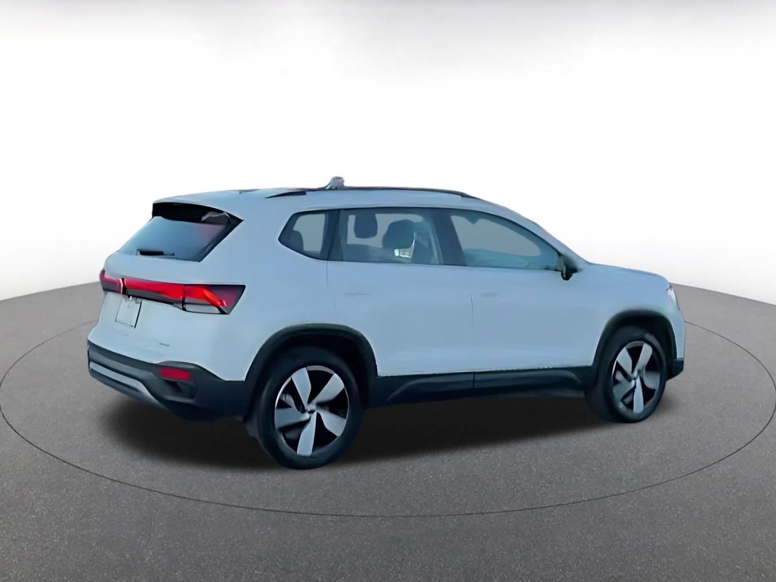Thumbnail: 2025 Volkswagen Taos - 11