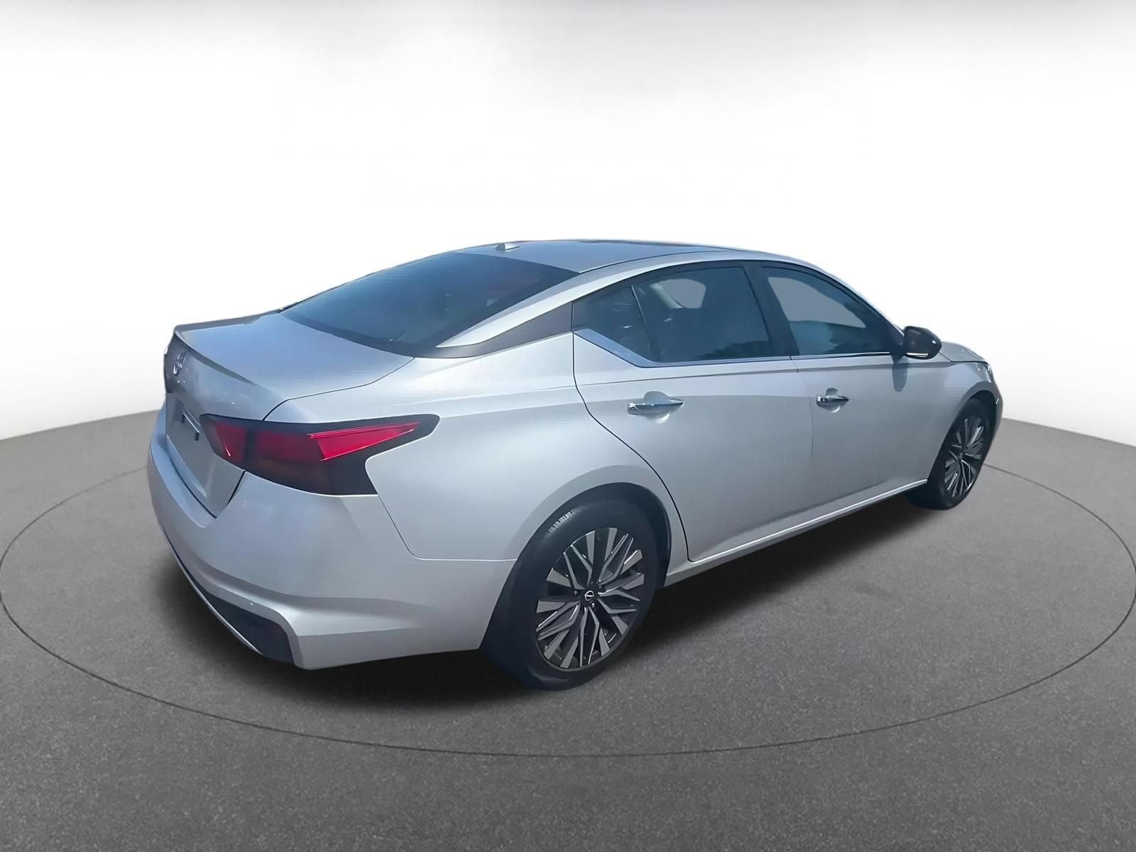 Thumbnail: 2025 Nissan Altima - 14