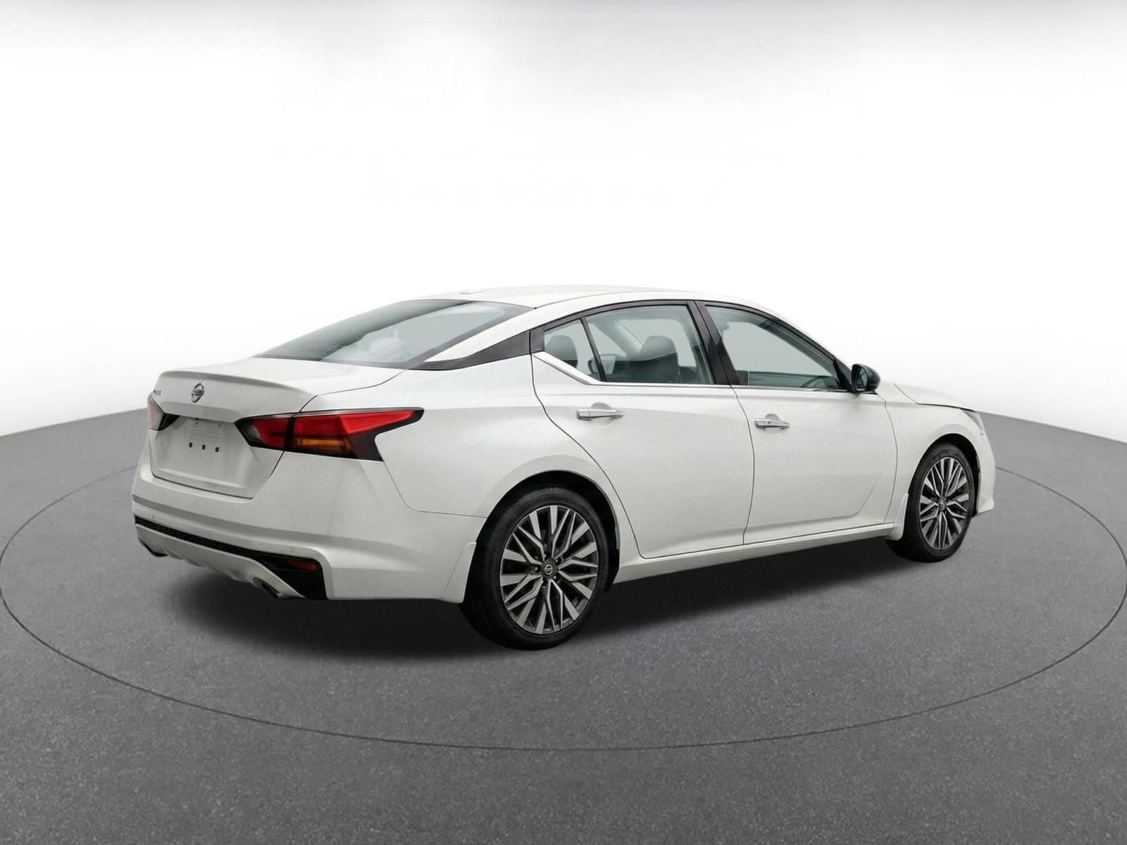 Thumbnail: 2025 Nissan Altima - 7