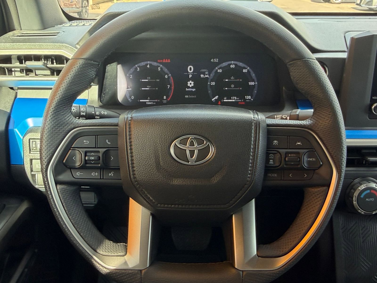 Thumbnail: 2025 Toyota Tacoma - 25