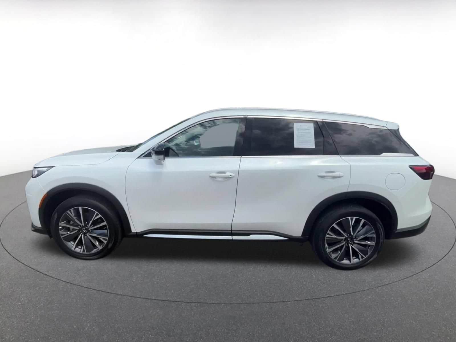 Thumbnail: 2026 INFINITI QX60 - 9