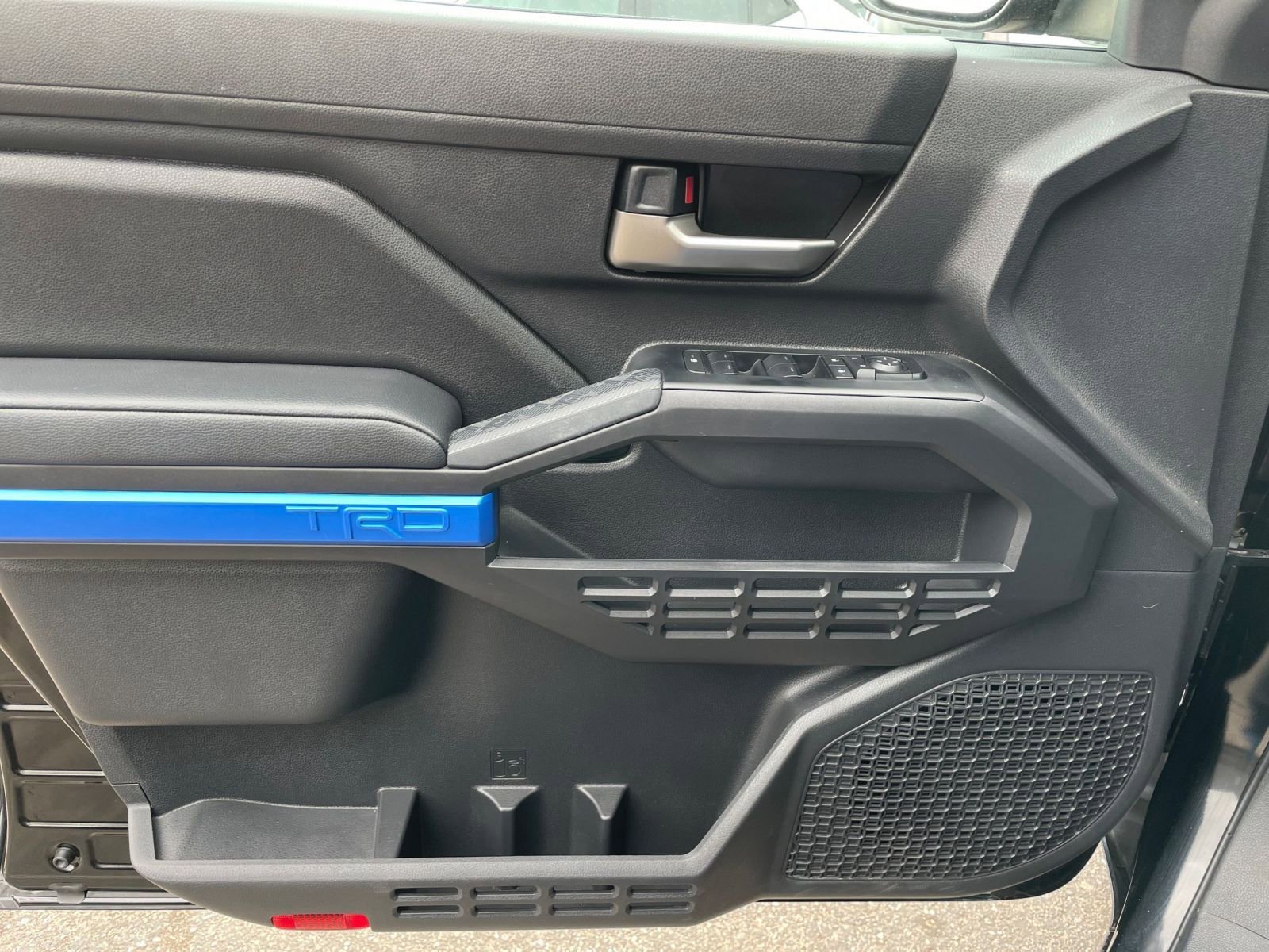 Thumbnail: 2025 Toyota Tacoma - 18