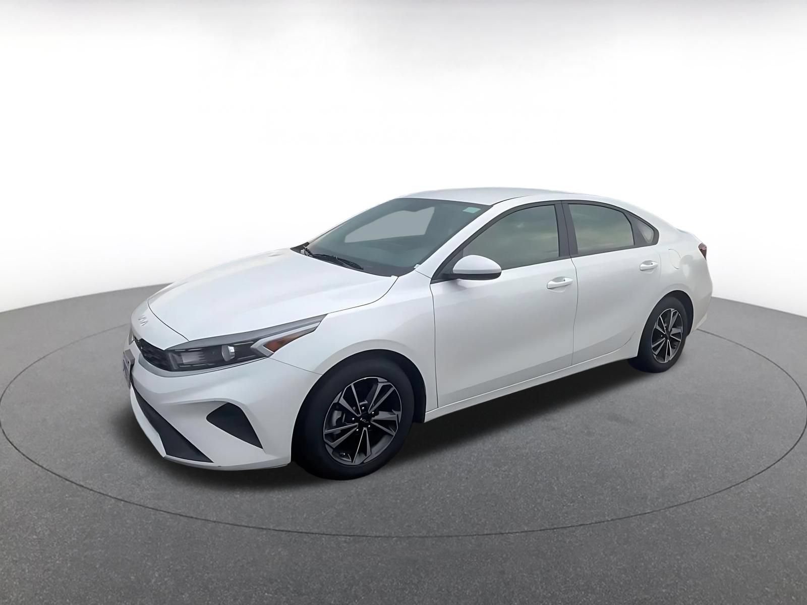 Thumbnail: 2024 Kia Forte - 8