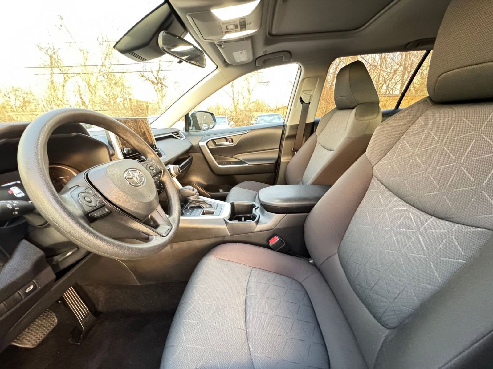 Thumbnail: 2025 Toyota RAV4 - 24