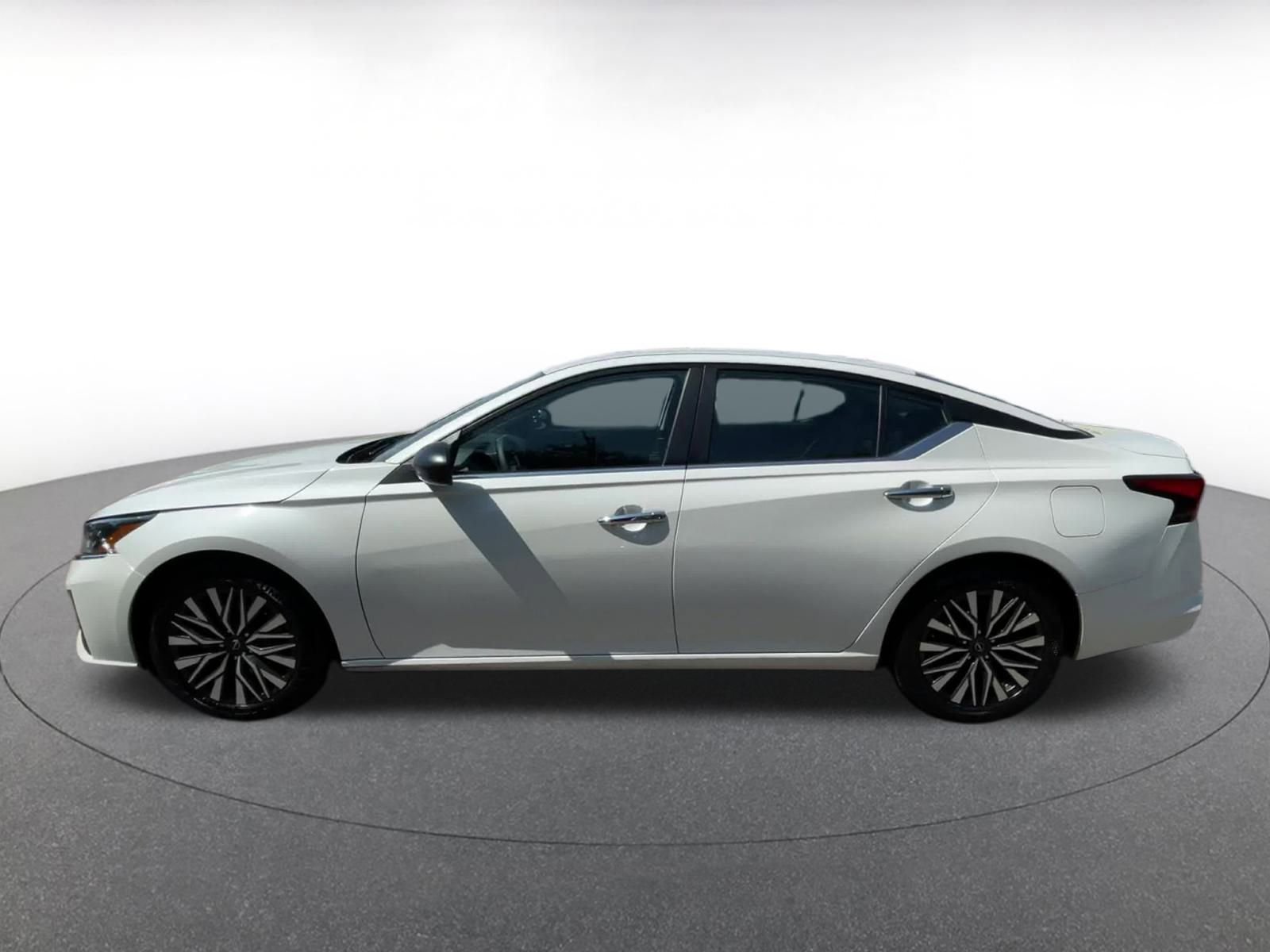 Thumbnail: 2024 Nissan Altima - 9