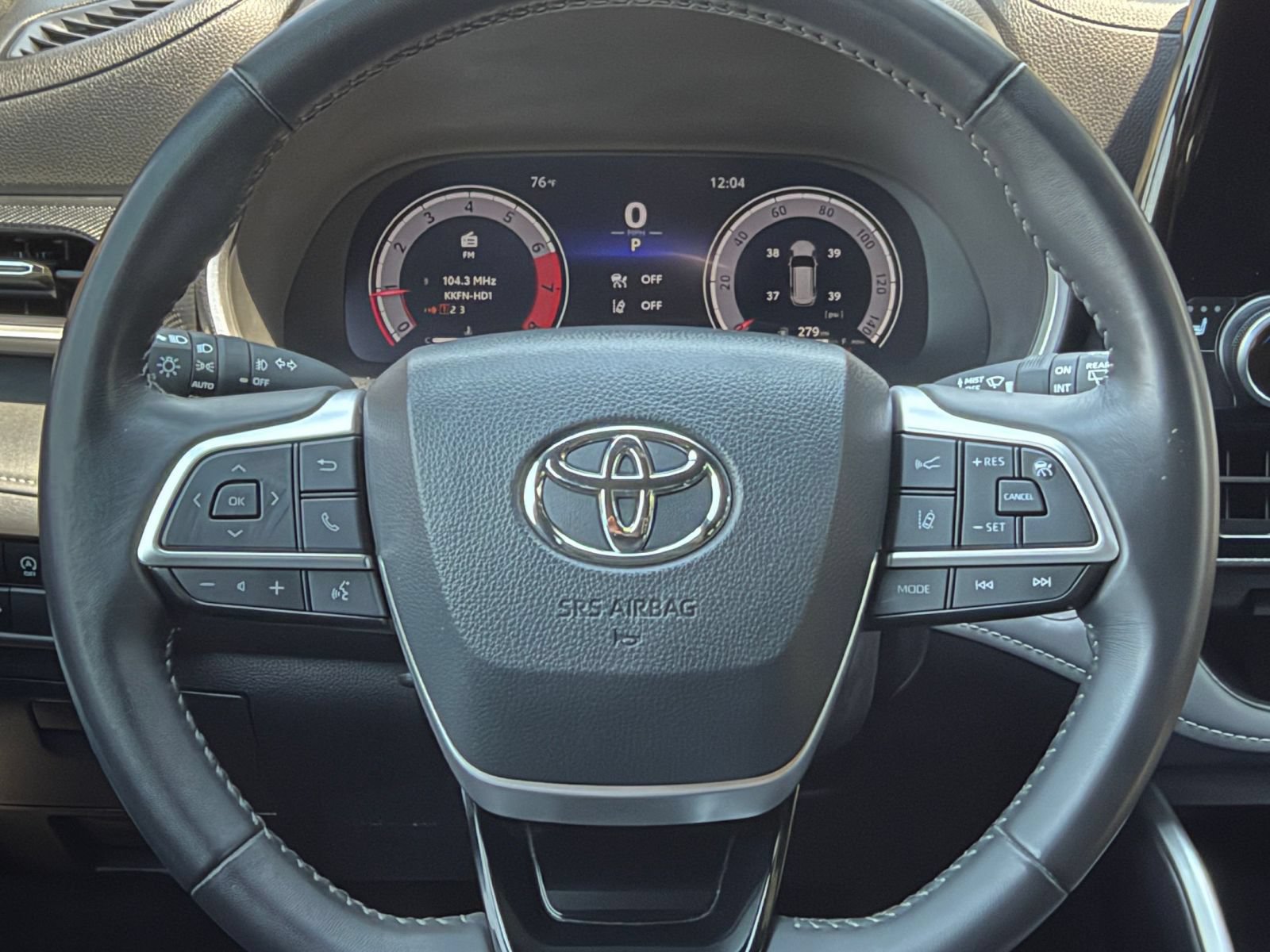 Thumbnail: 2025 Toyota Highlander - 29