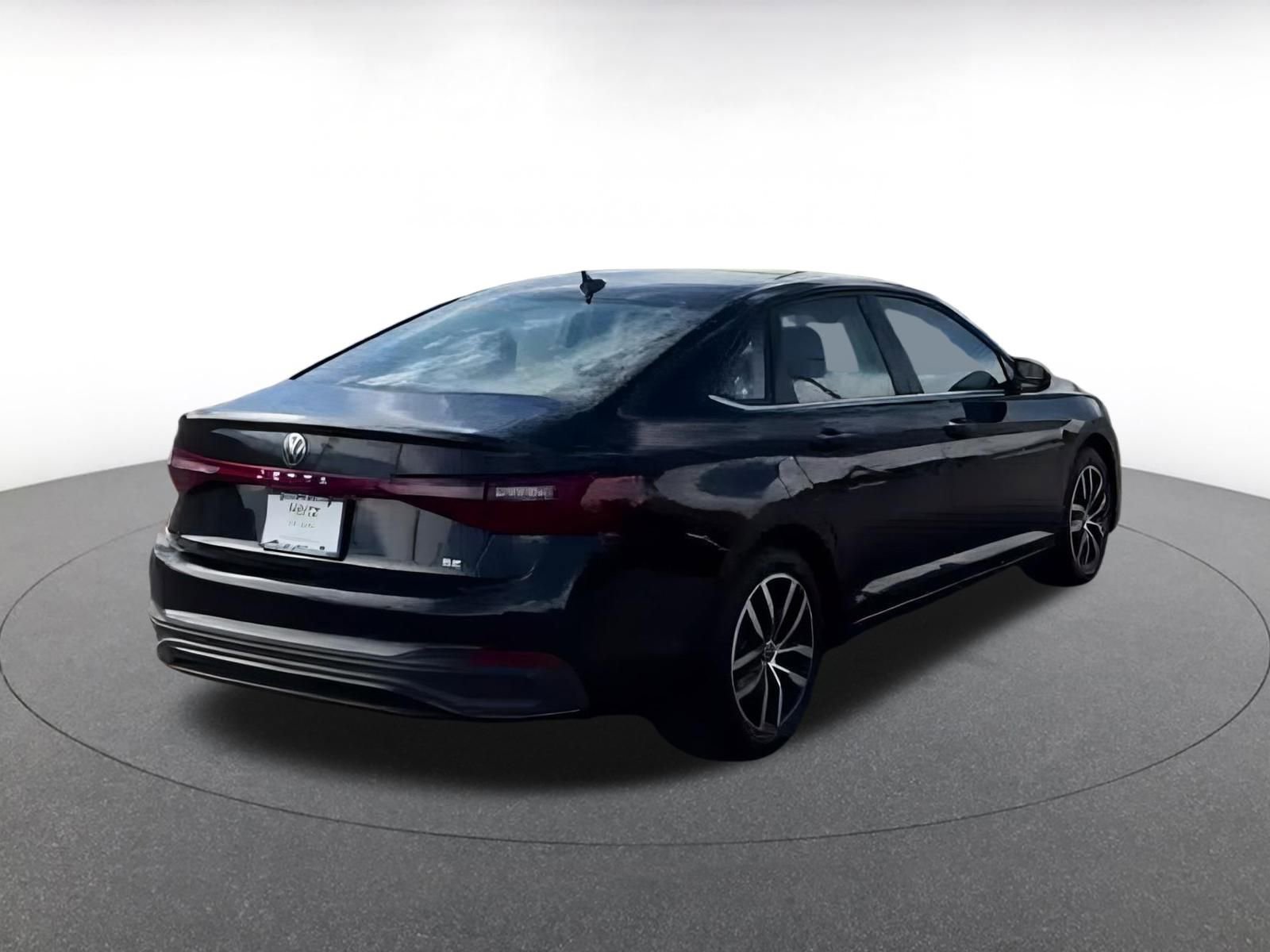 Thumbnail: 2025 Volkswagen Jetta - 10