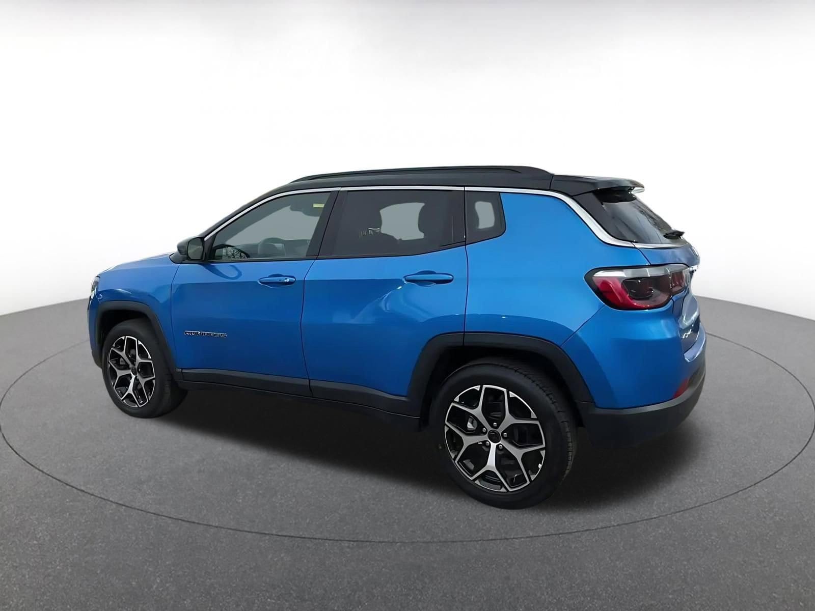 Thumbnail: 2025 Jeep Compass - 11